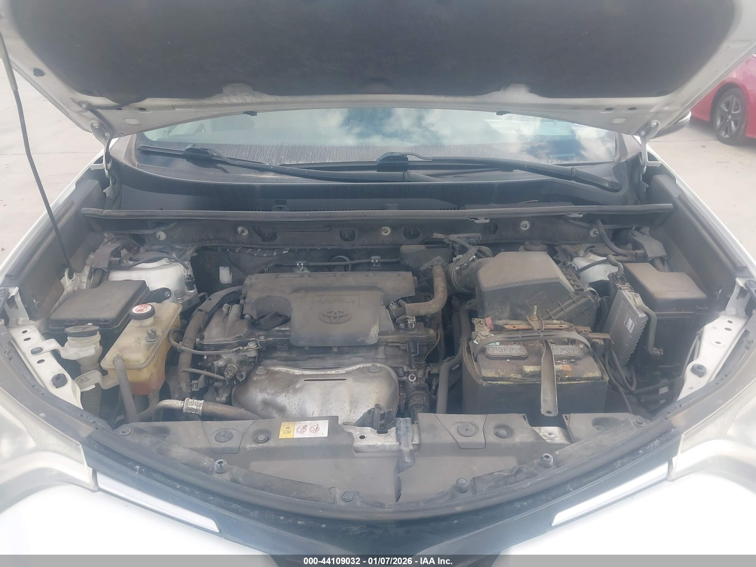 TOYOTA RAV4 image 10