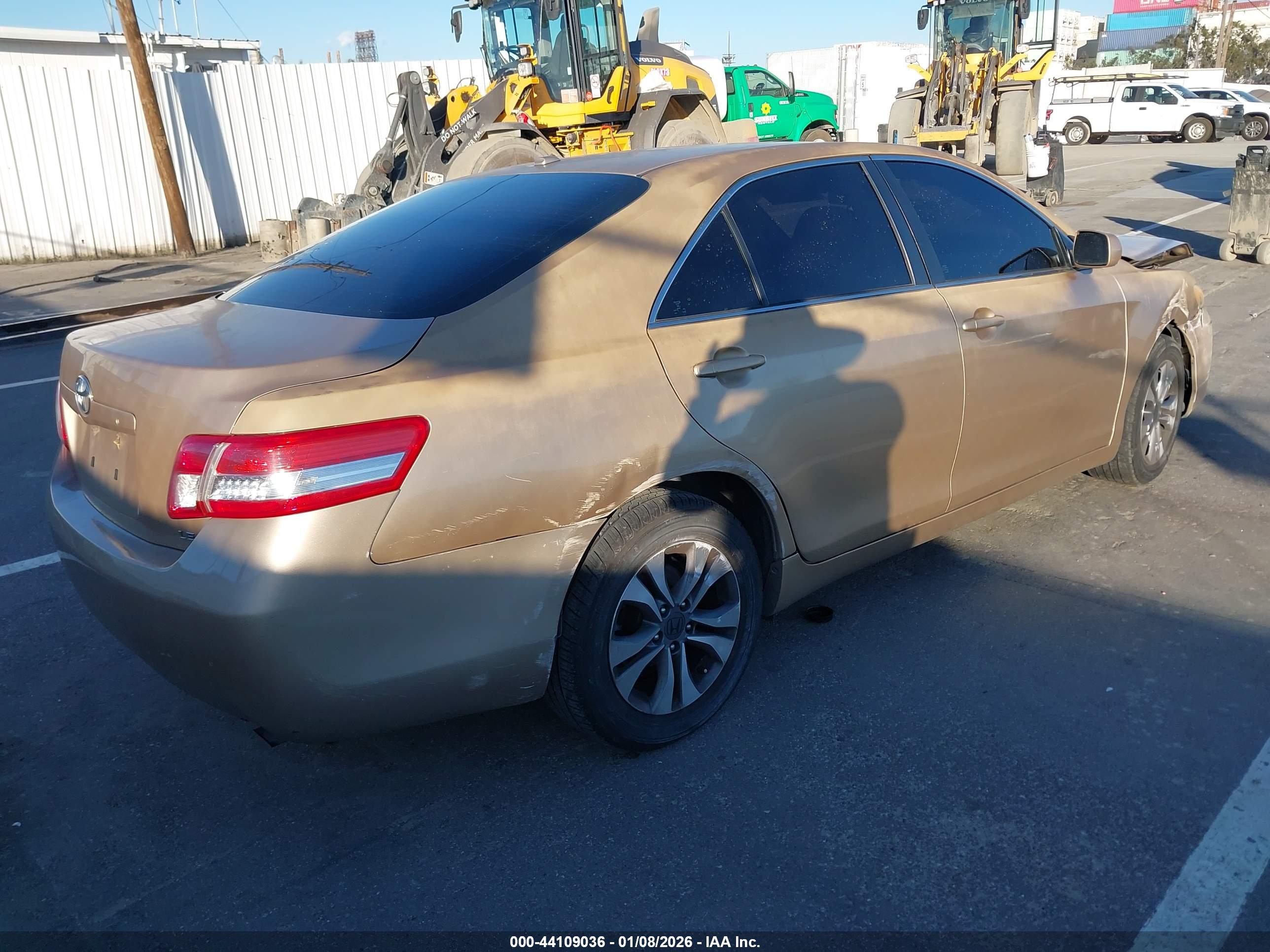 TOYOTA CAMRY image 4