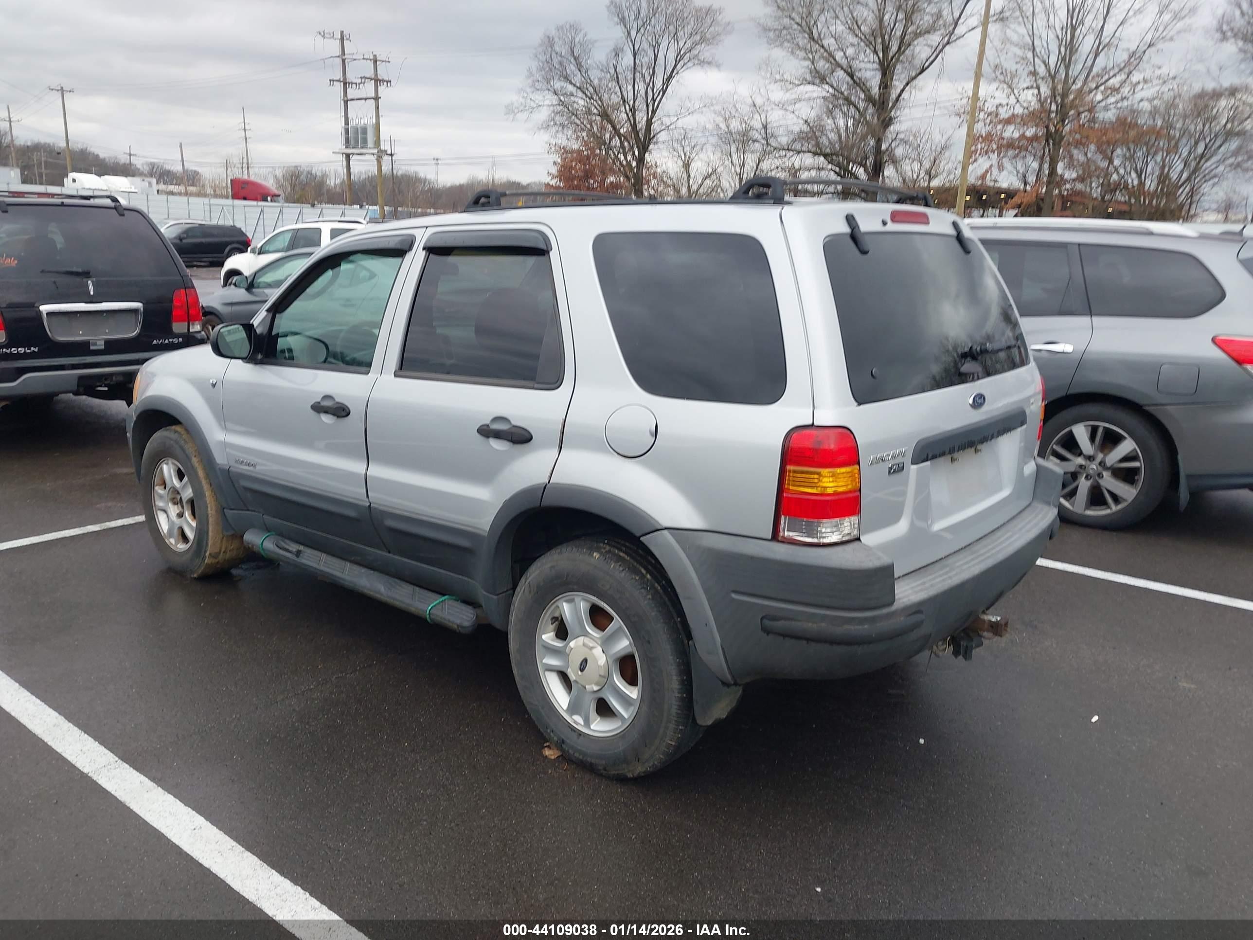 FORD ESCAPE image 3