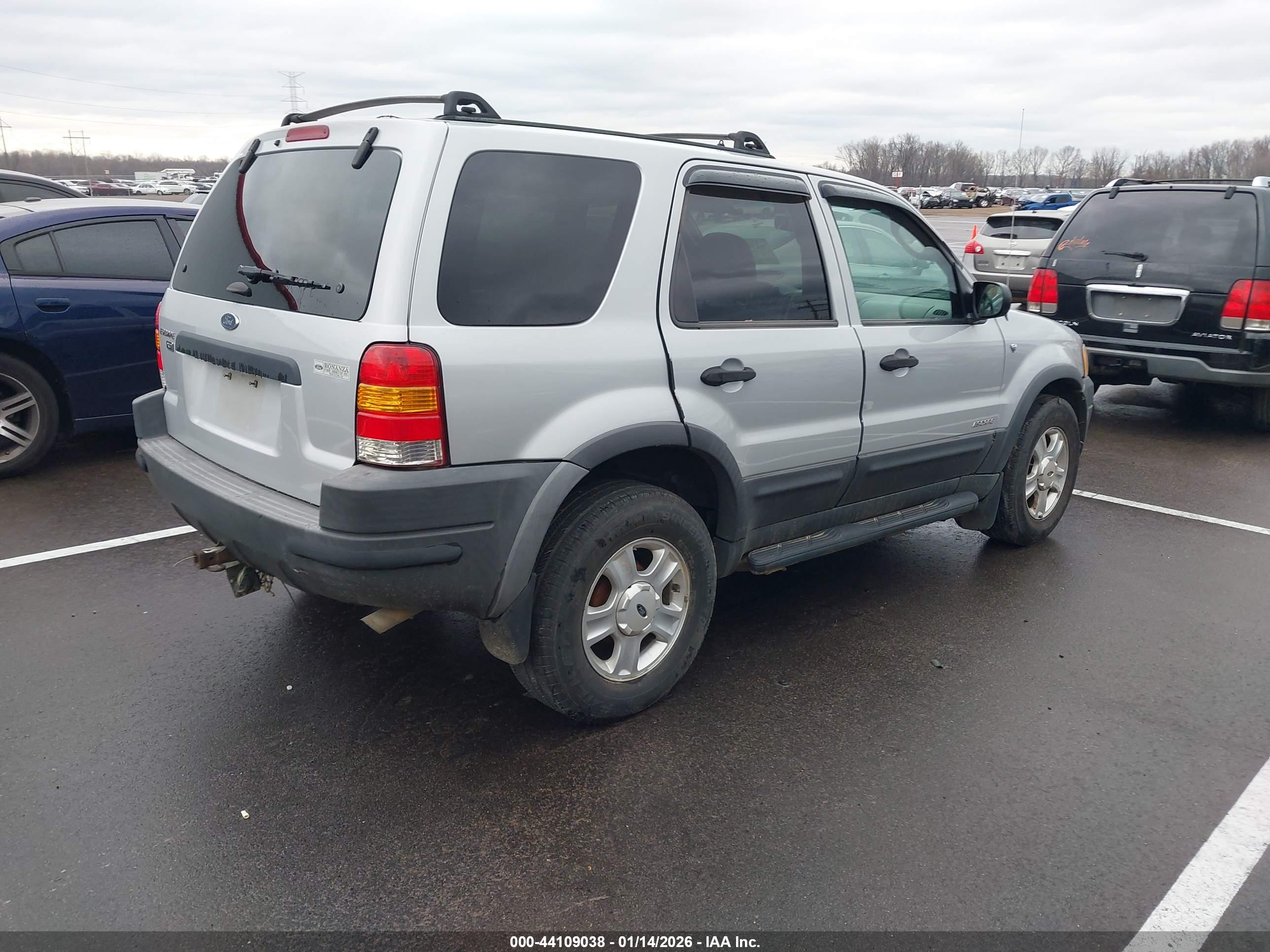 FORD ESCAPE image 4