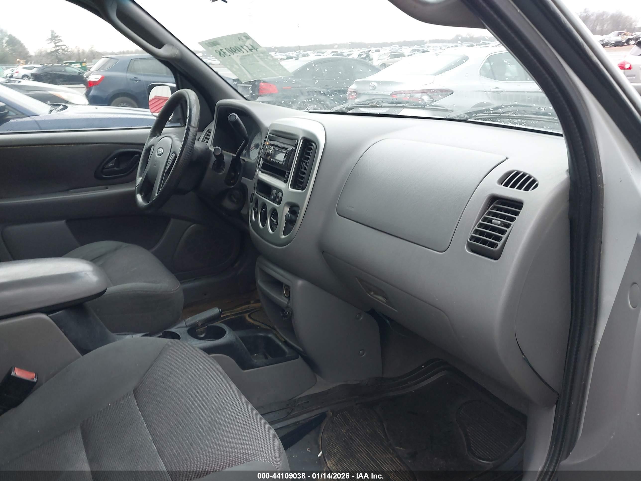 FORD ESCAPE image 5