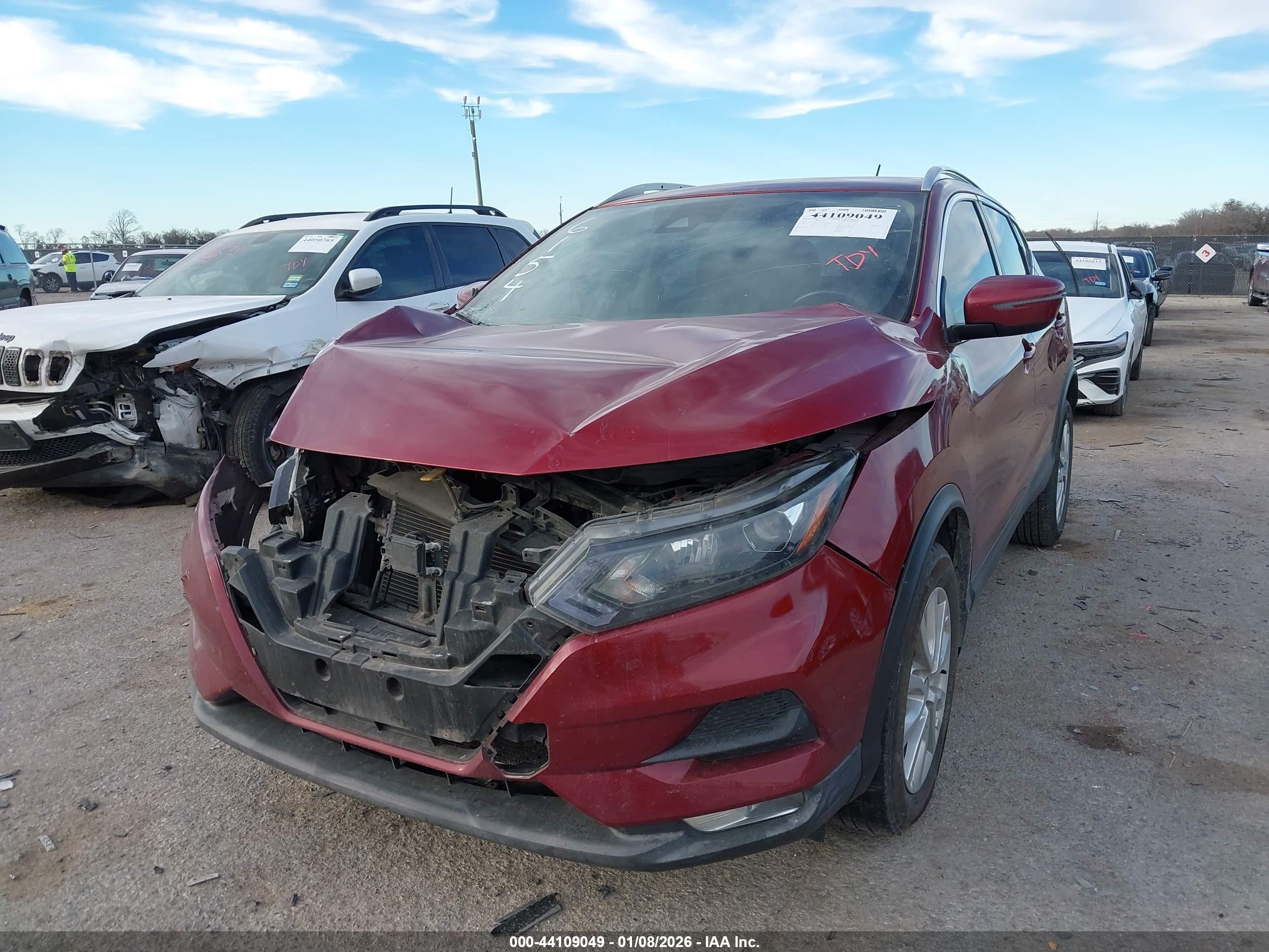 NISSAN ROGUE image 2