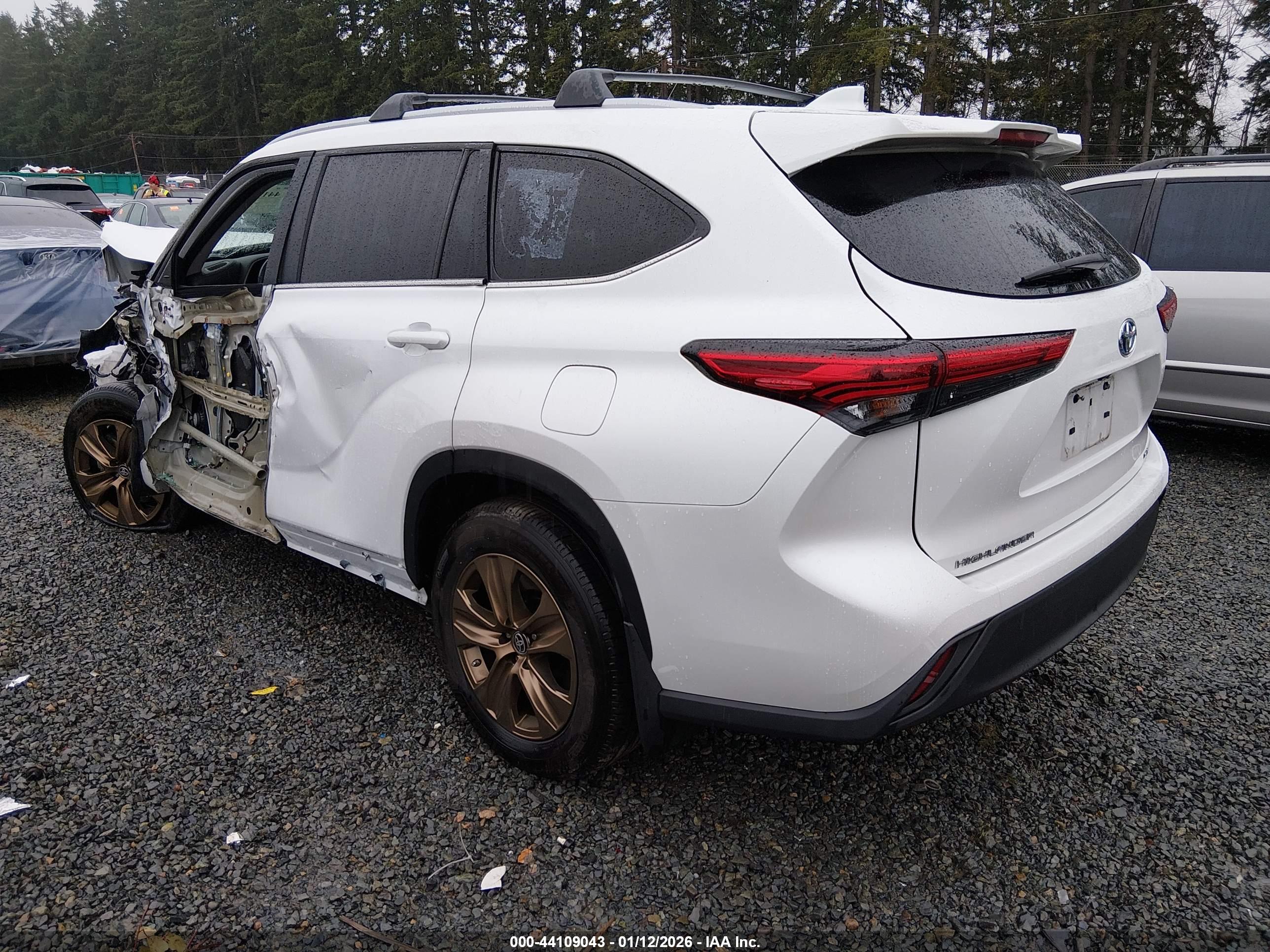TOYOTA HIGHLANDER image 3