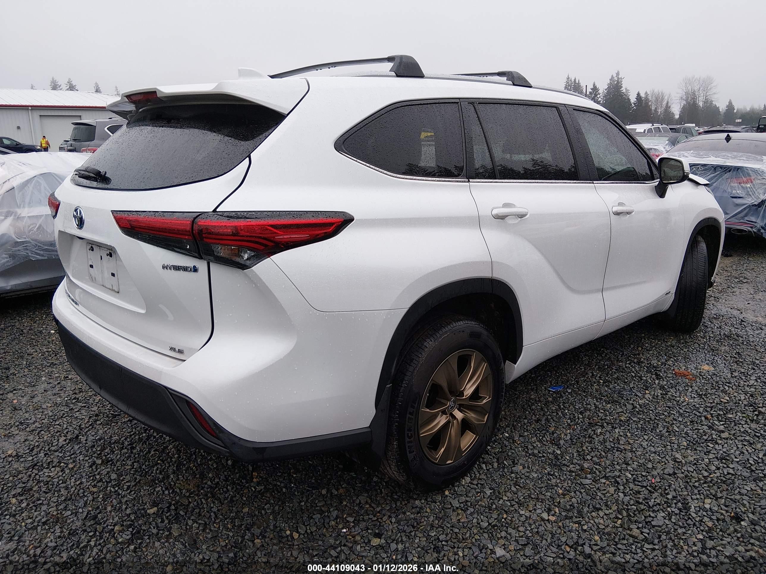 TOYOTA HIGHLANDER image 4