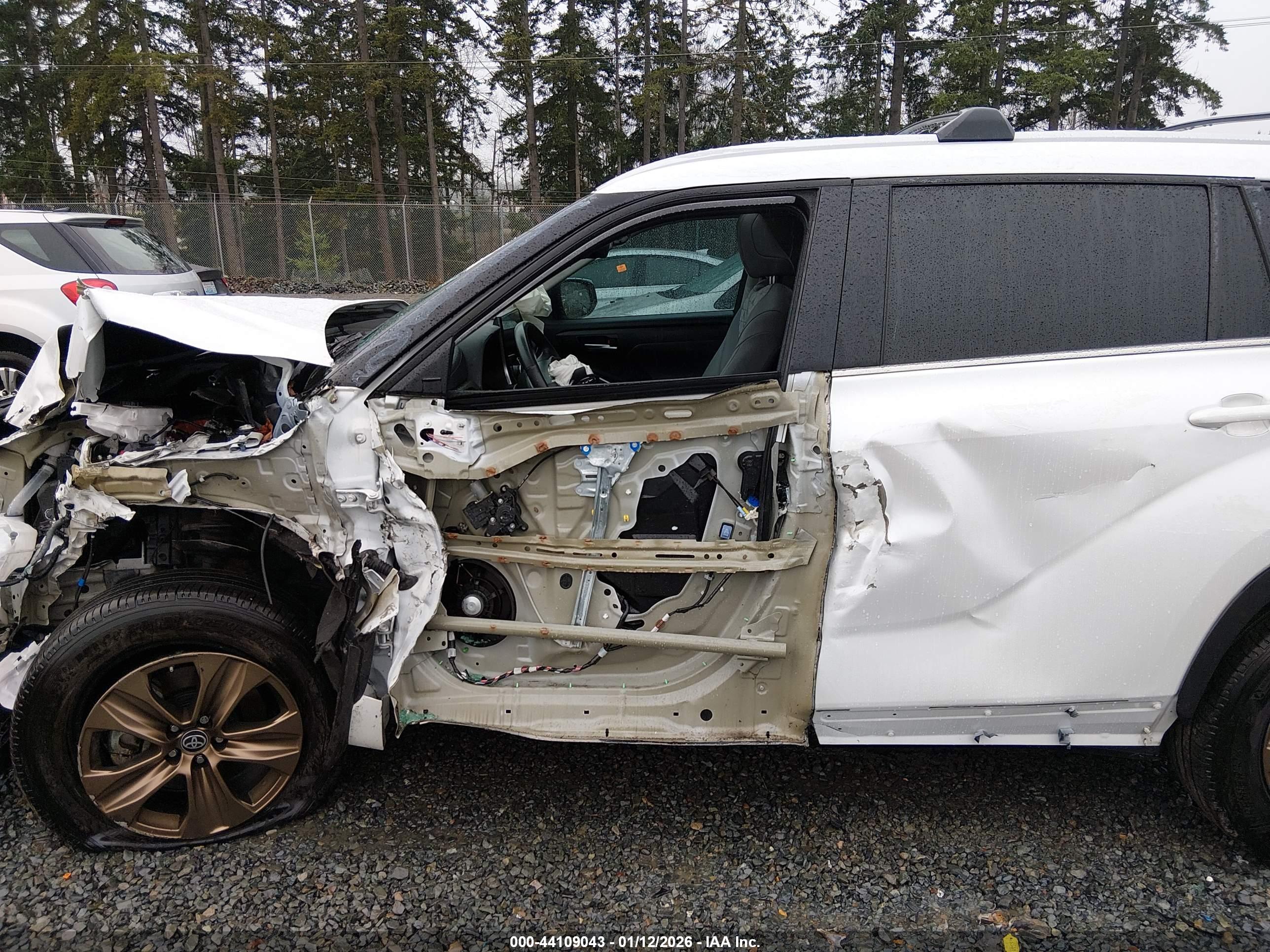 TOYOTA HIGHLANDER image 6