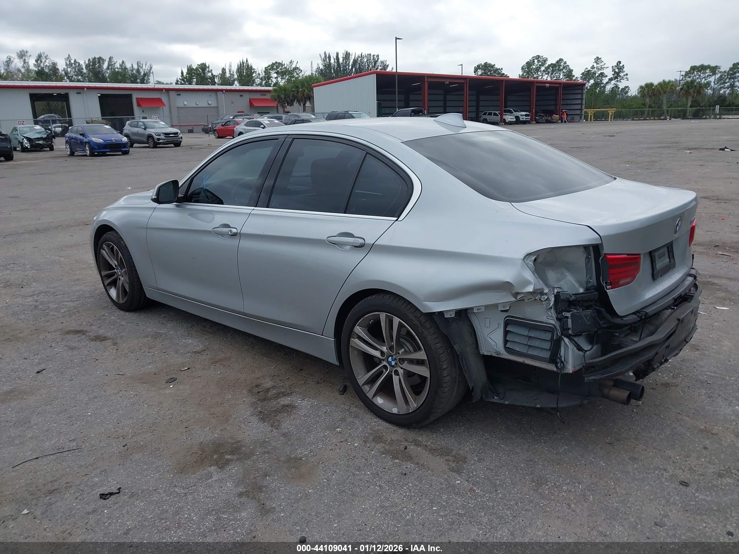 BMW 330I image 3
