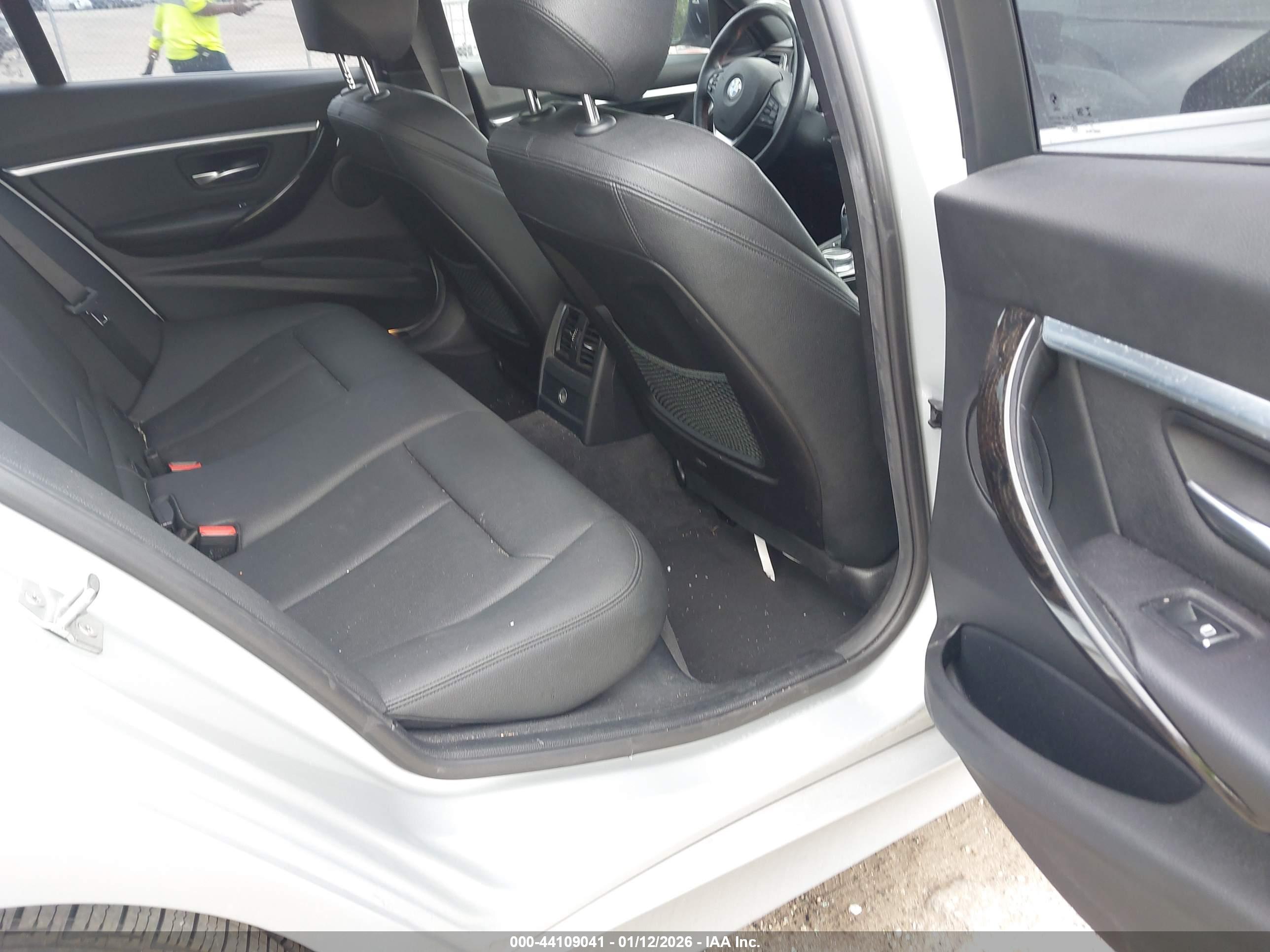 BMW 330I image 8