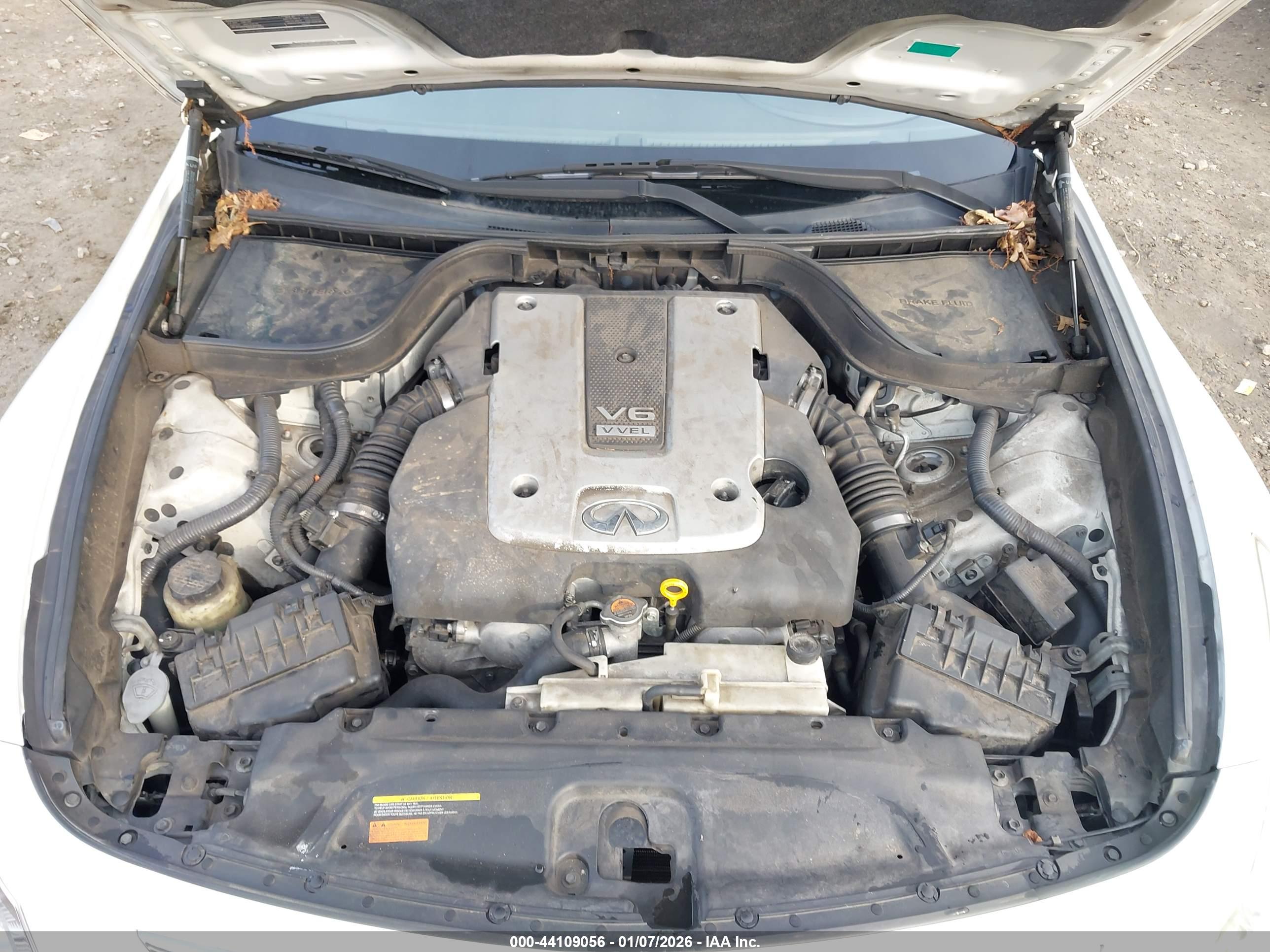 INFINITI Q40 image 10