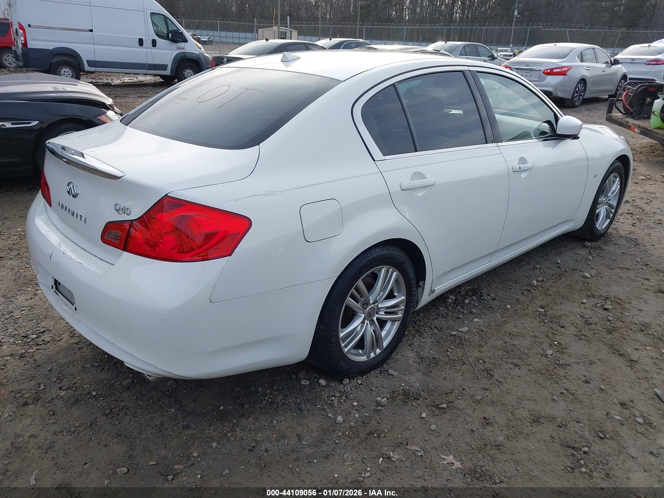 INFINITI Q40 image 4