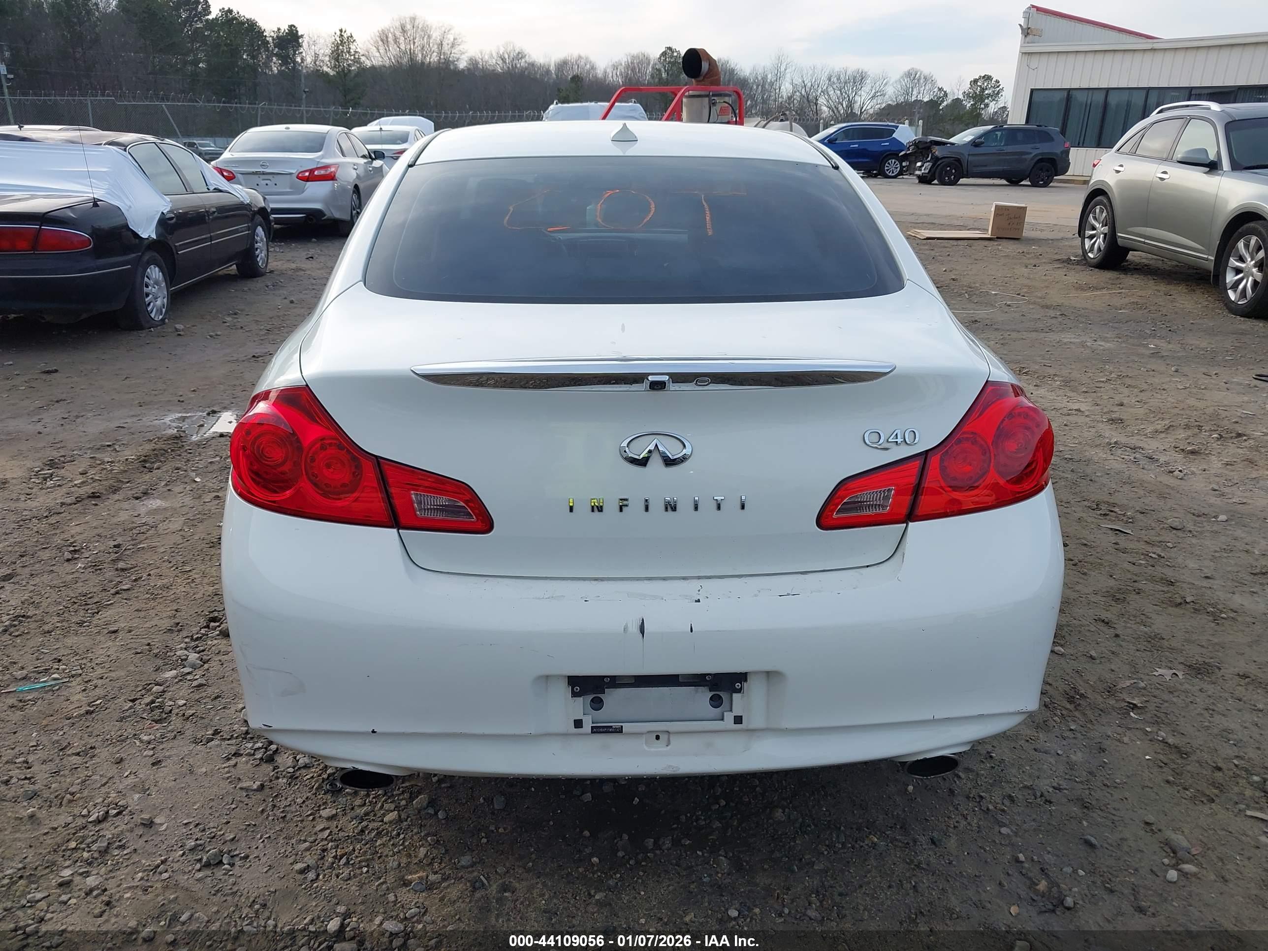 INFINITI Q40 image 6