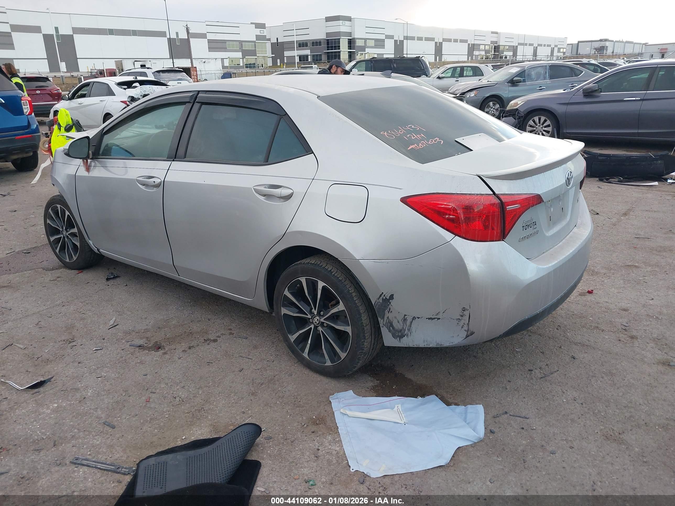 TOYOTA COROLLA image 3