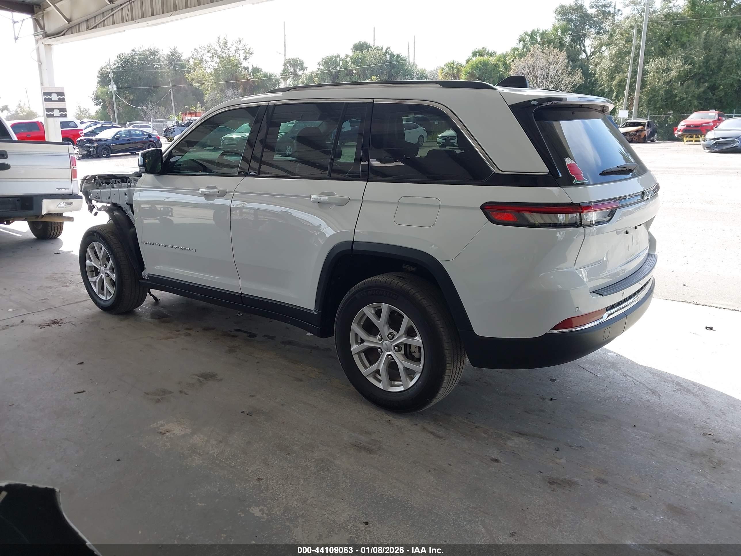 JEEP GRAND image 3