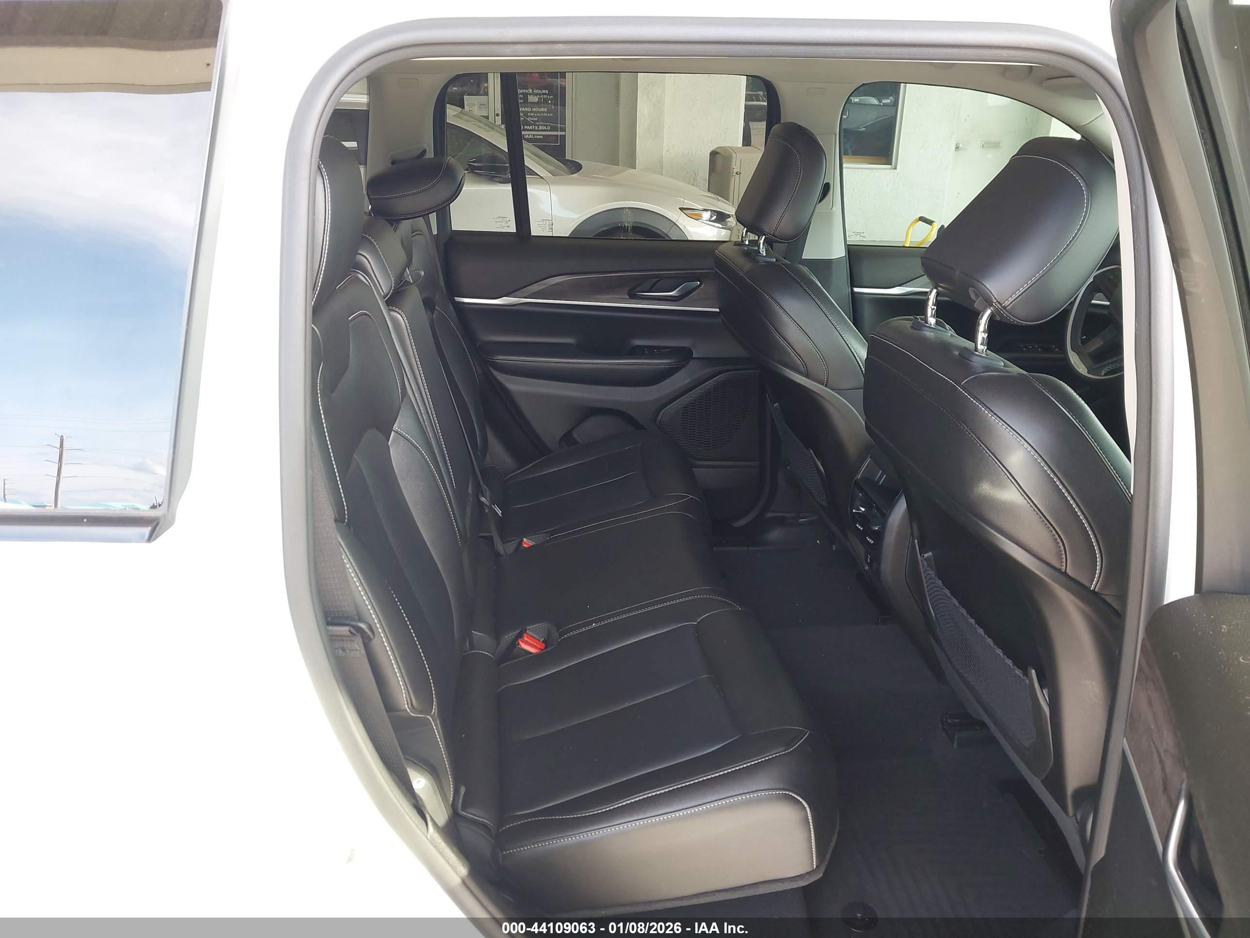 JEEP GRAND image 8