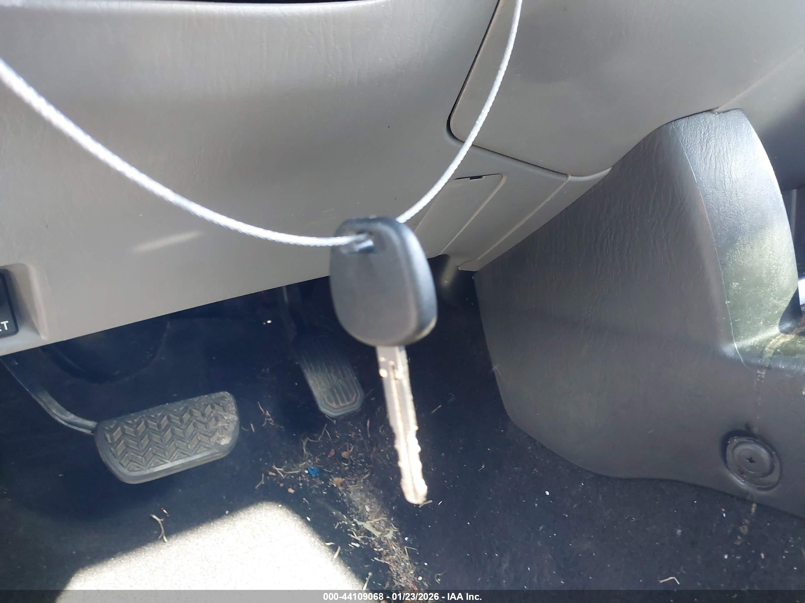 TOYOTA TACOMA image 11