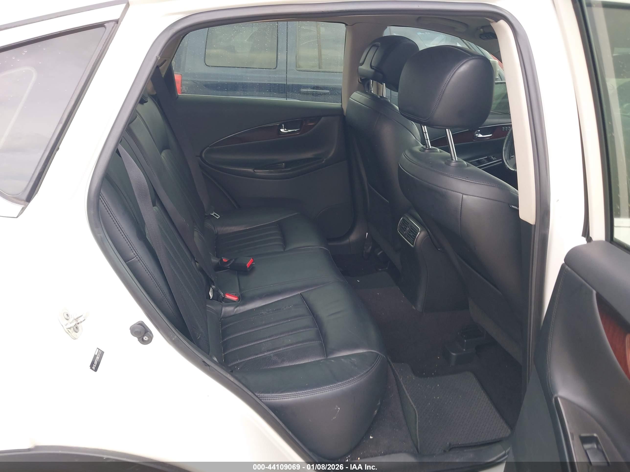 INFINITI QX50 image 8