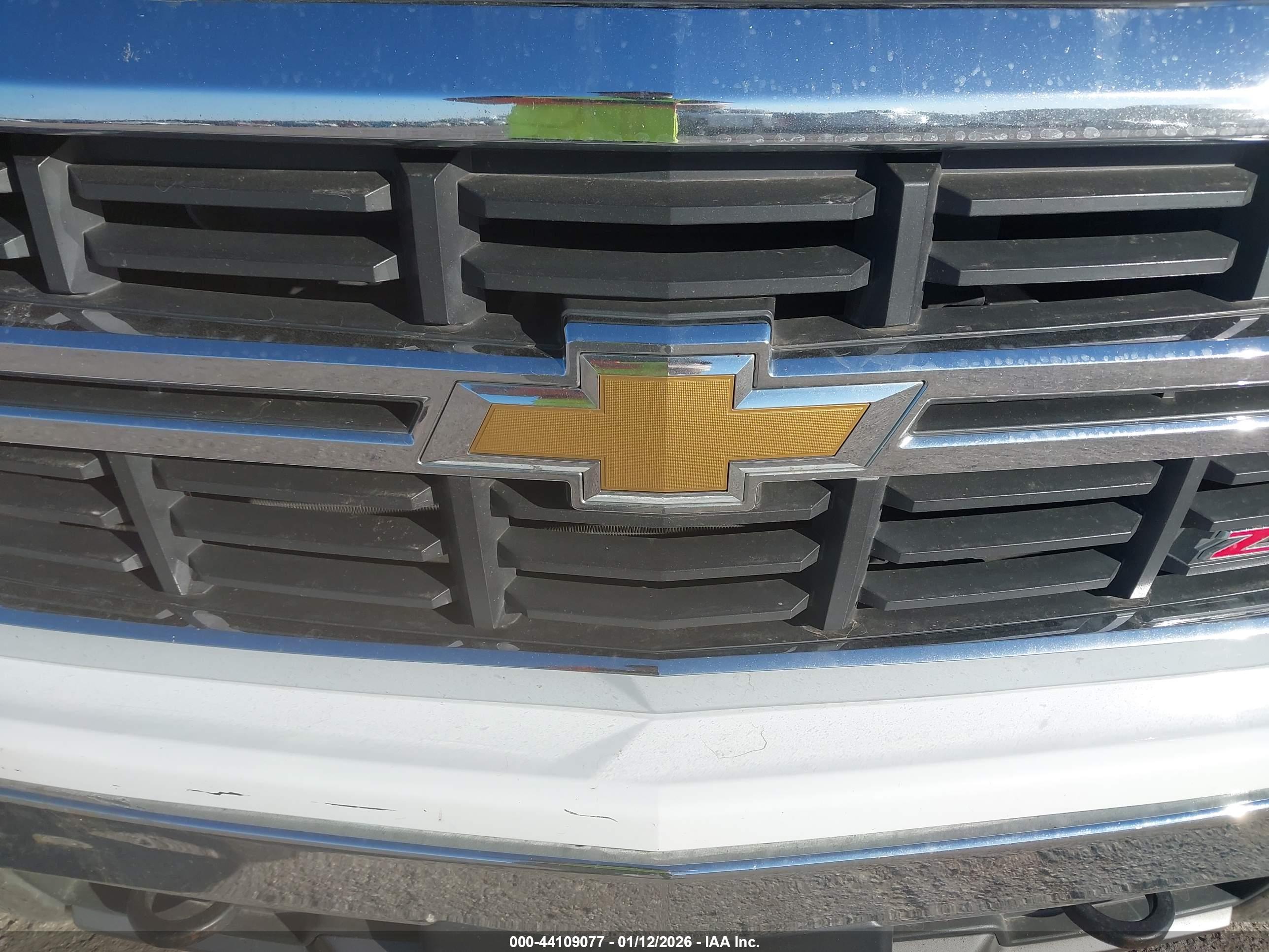 CHEVROLET SILVERADO image 6