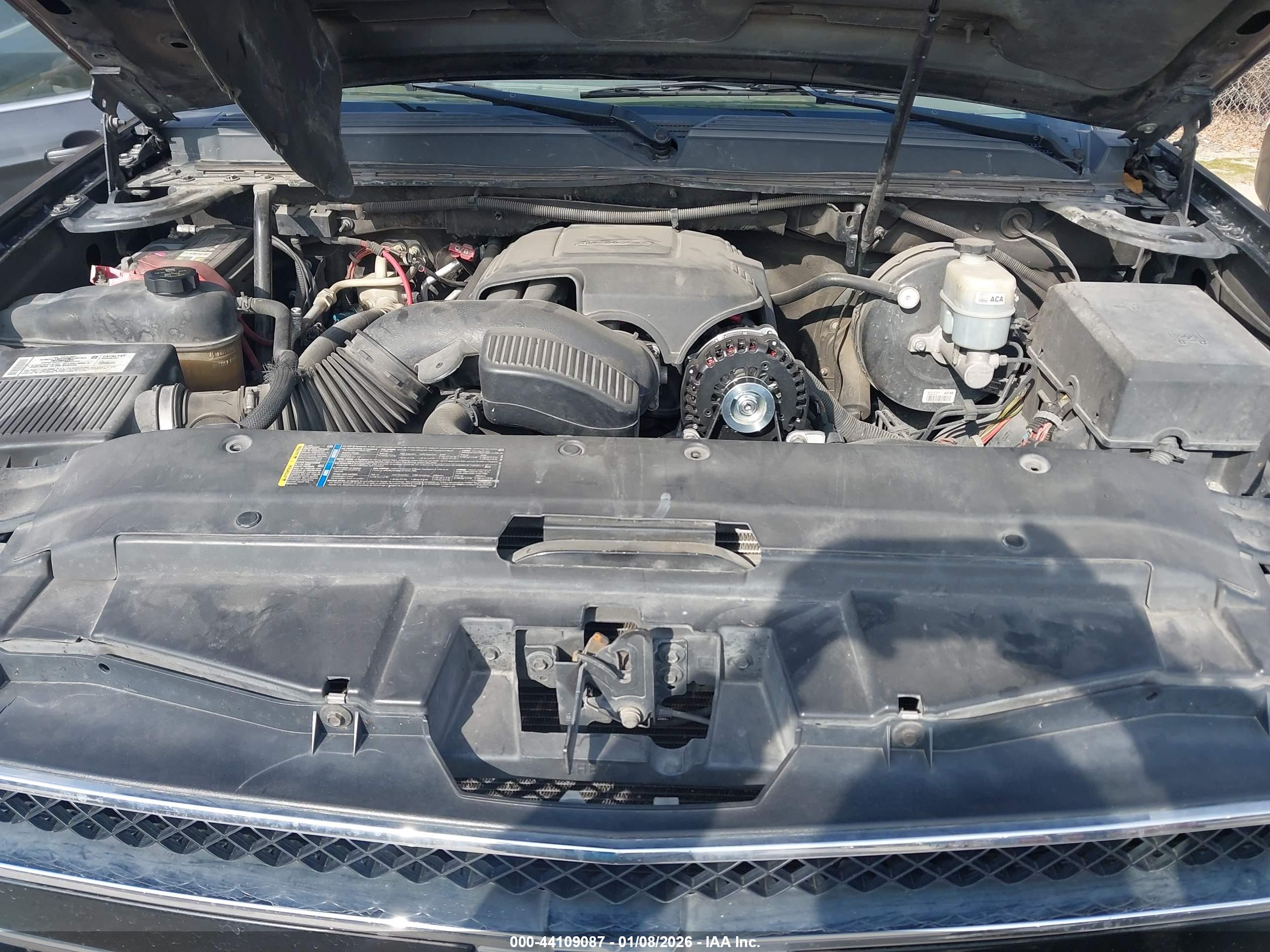 CHEVROLET SUBURBAN image 10