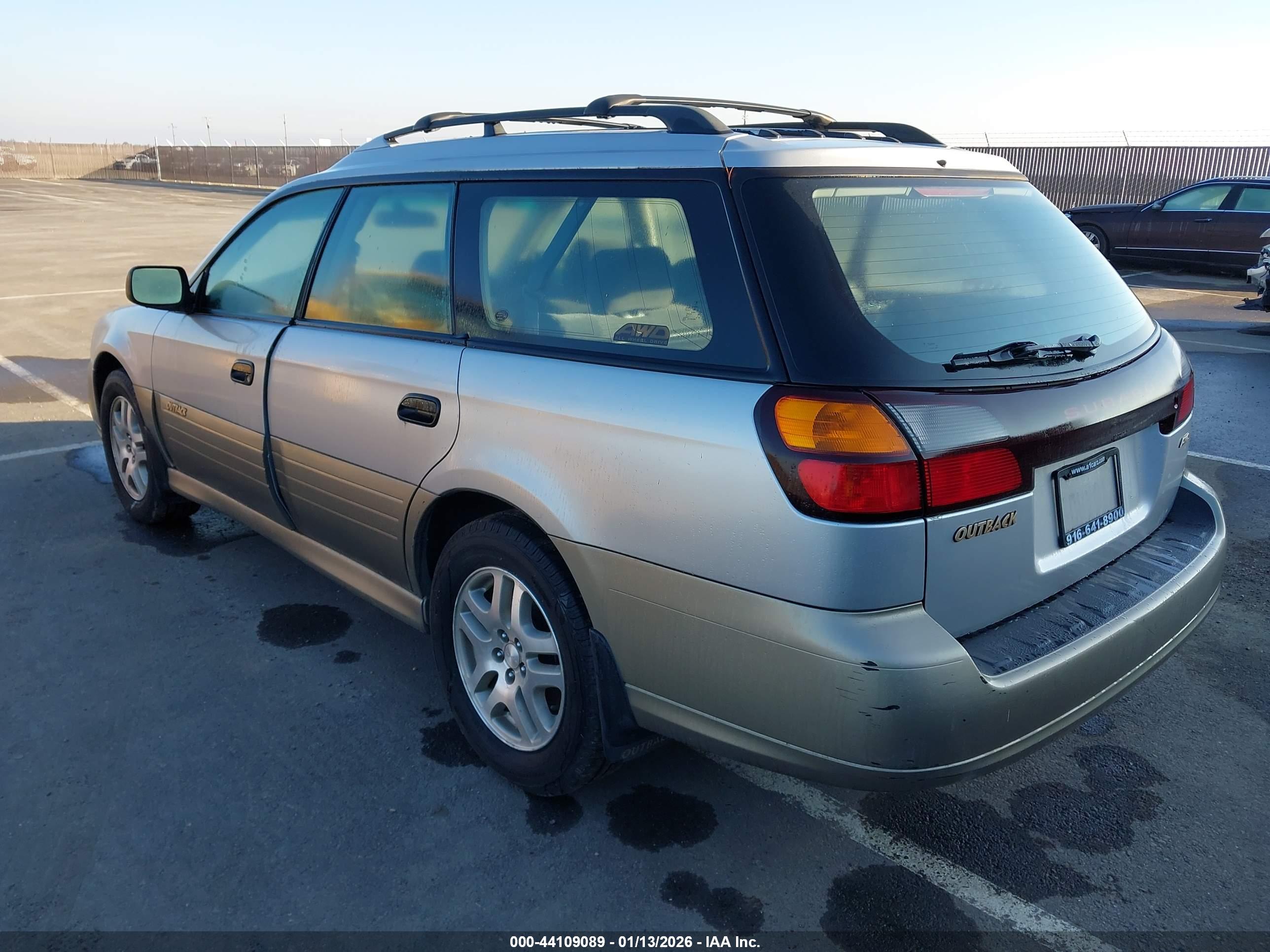 SUBARU OUTBACK image 3