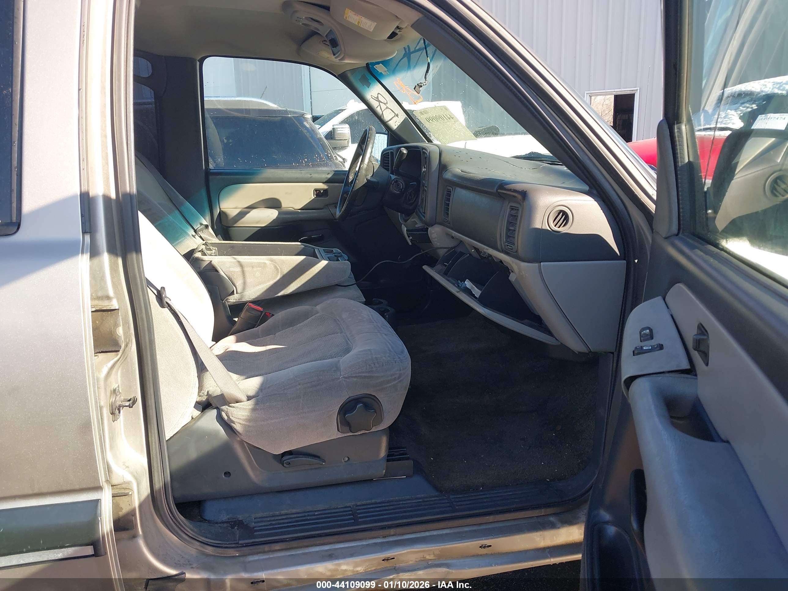 CHEVROLET TAHOE image 5