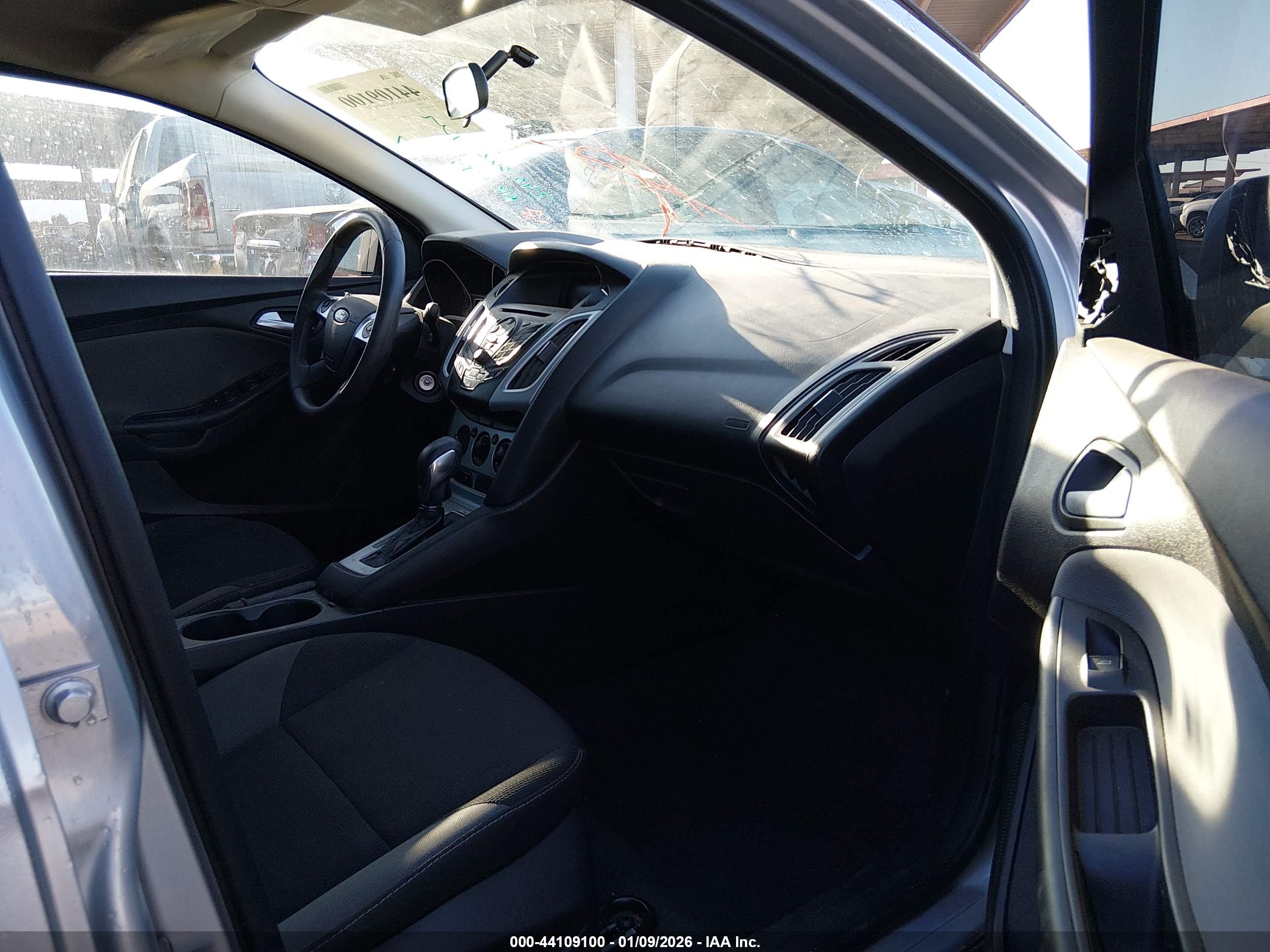 FORD FOCUS image 5