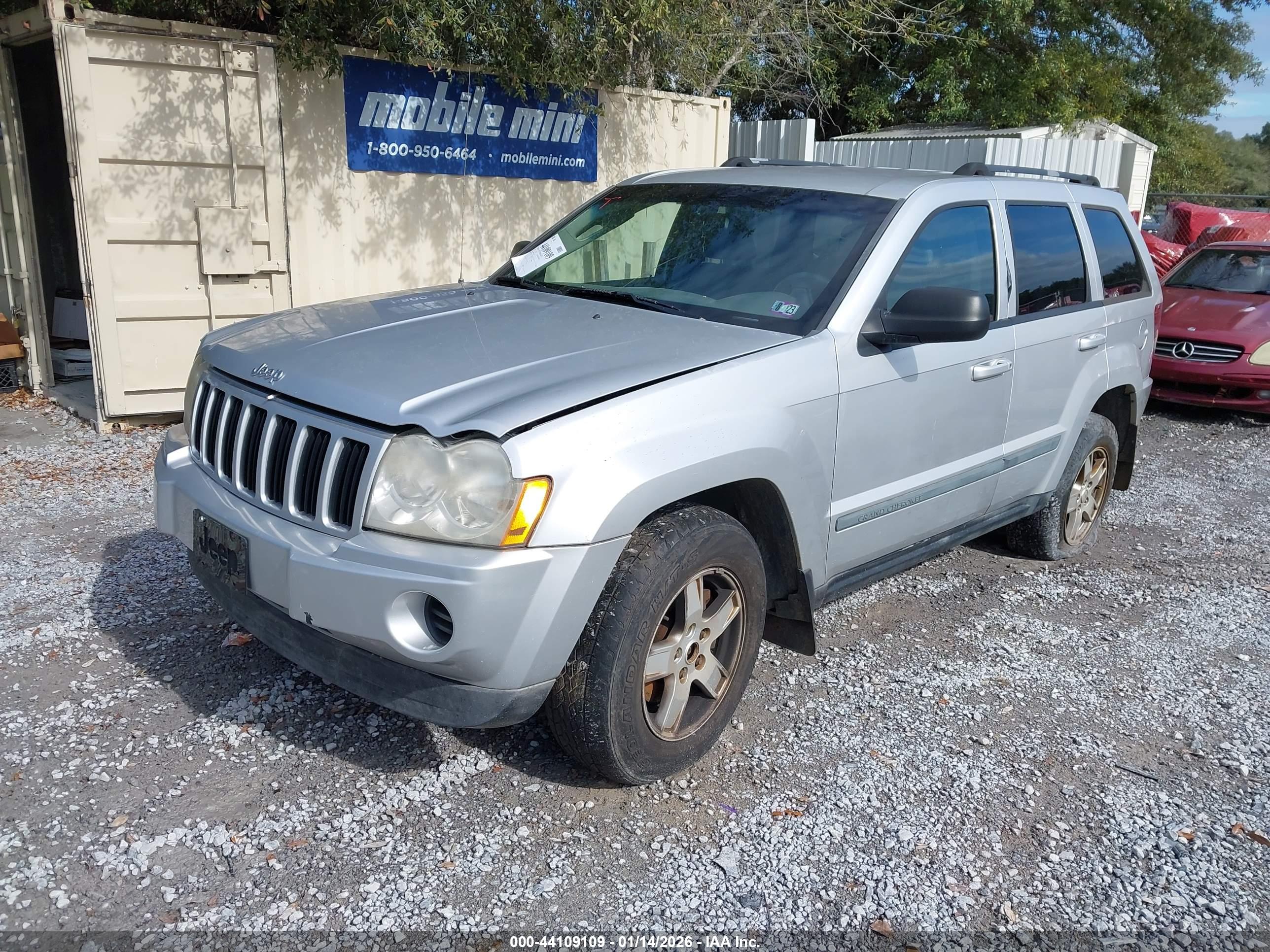 JEEP GRAND image 2