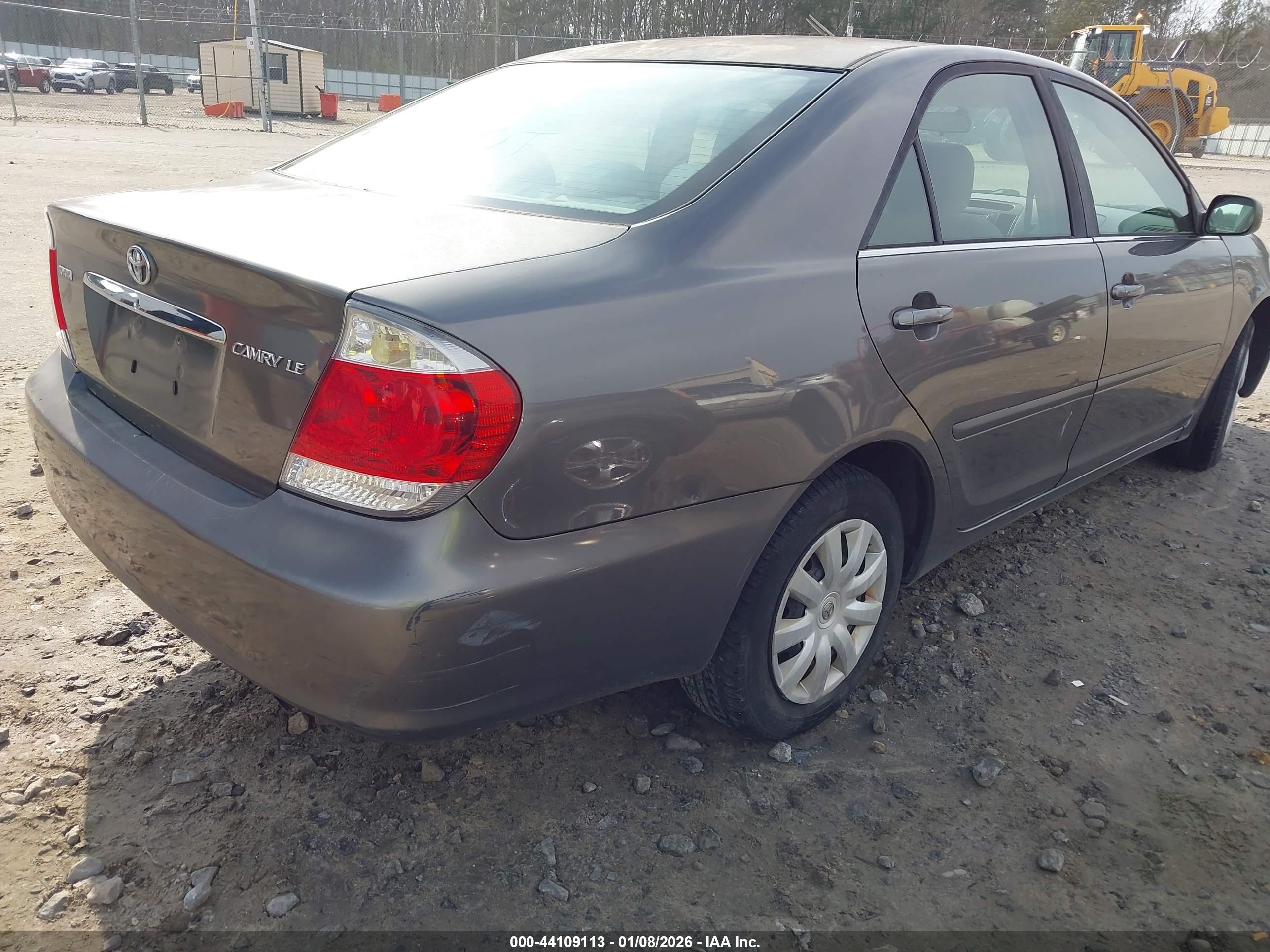 TOYOTA CAMRY image 6