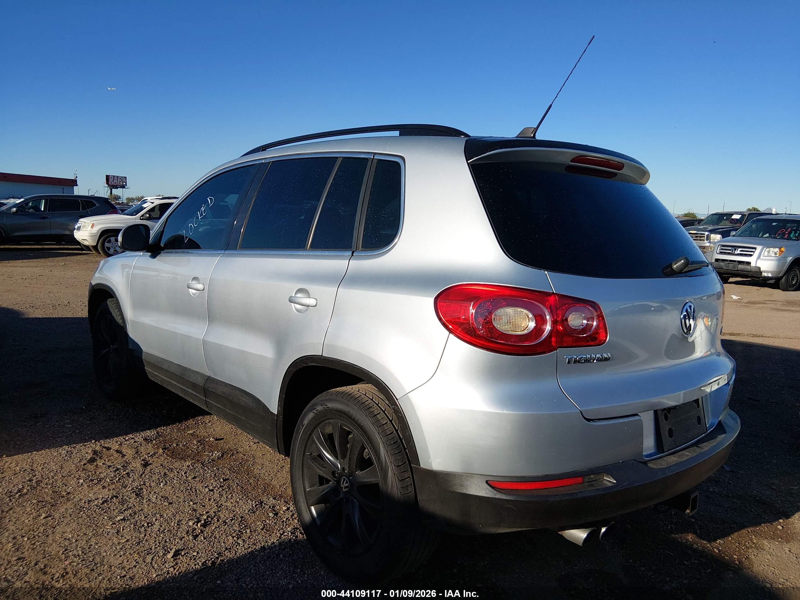 VOLKSWAGEN TIGUAN image 3