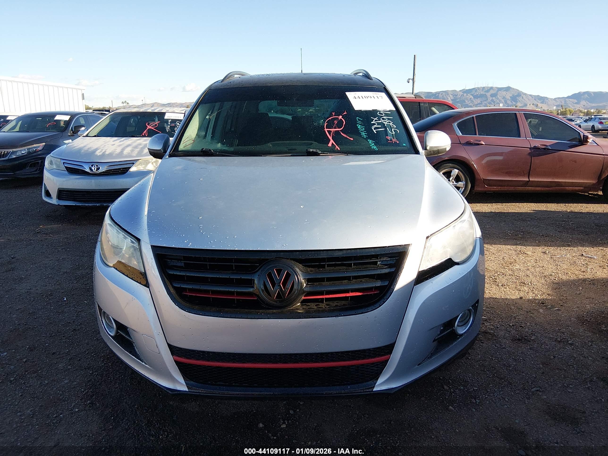 VOLKSWAGEN TIGUAN image 6