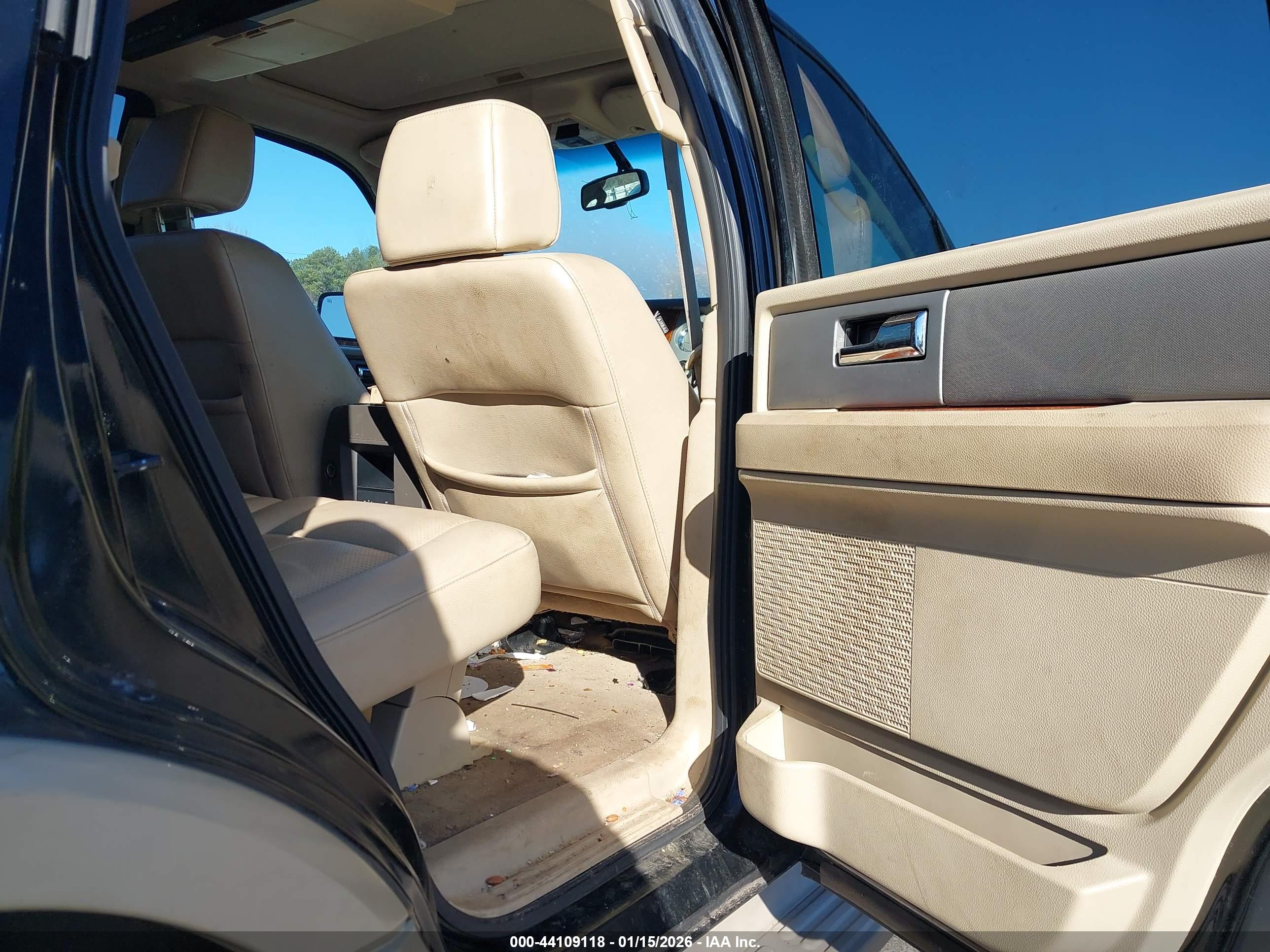 FORD EXPEDITION image 8