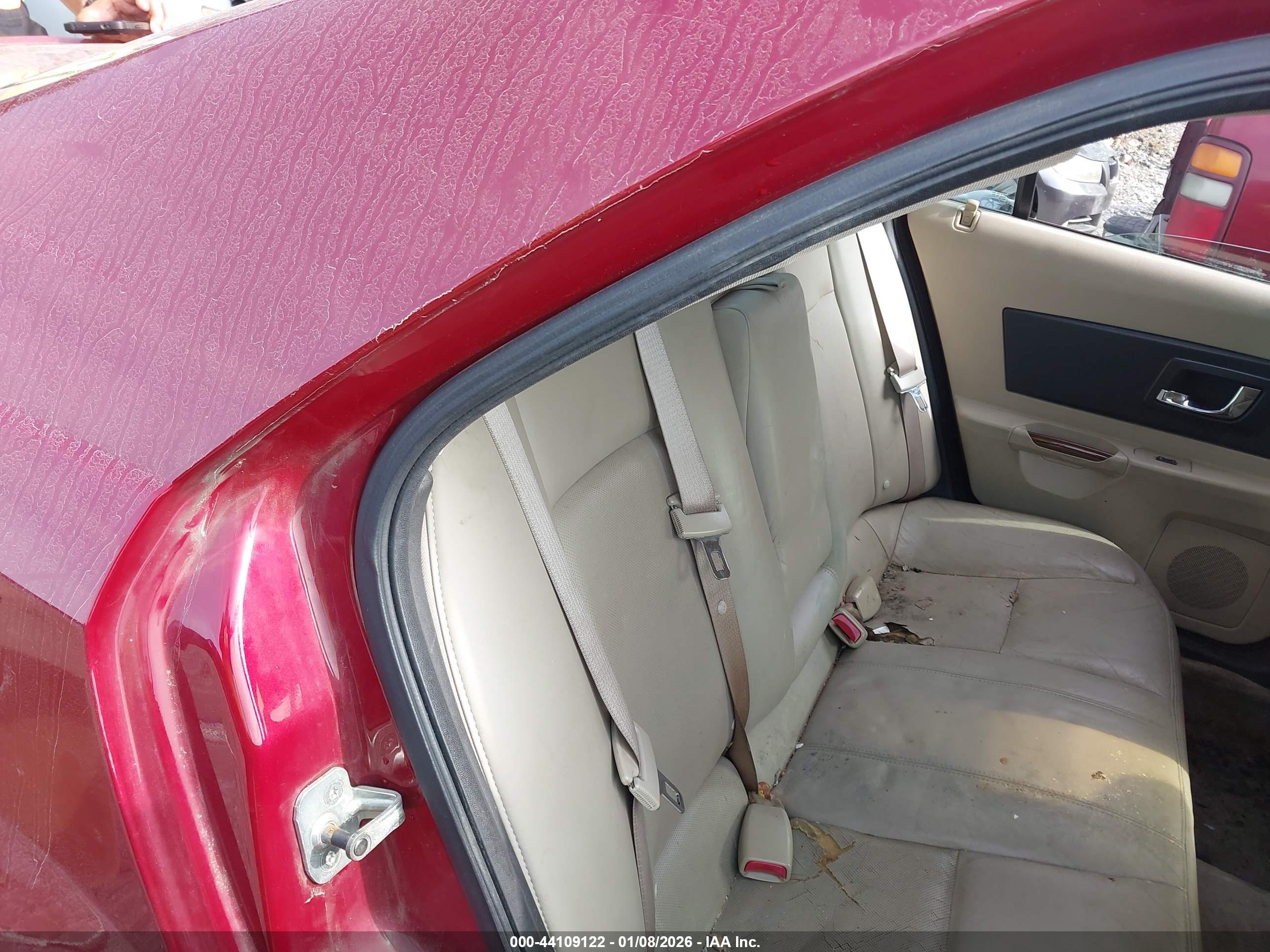 CADILLAC CTS image 8