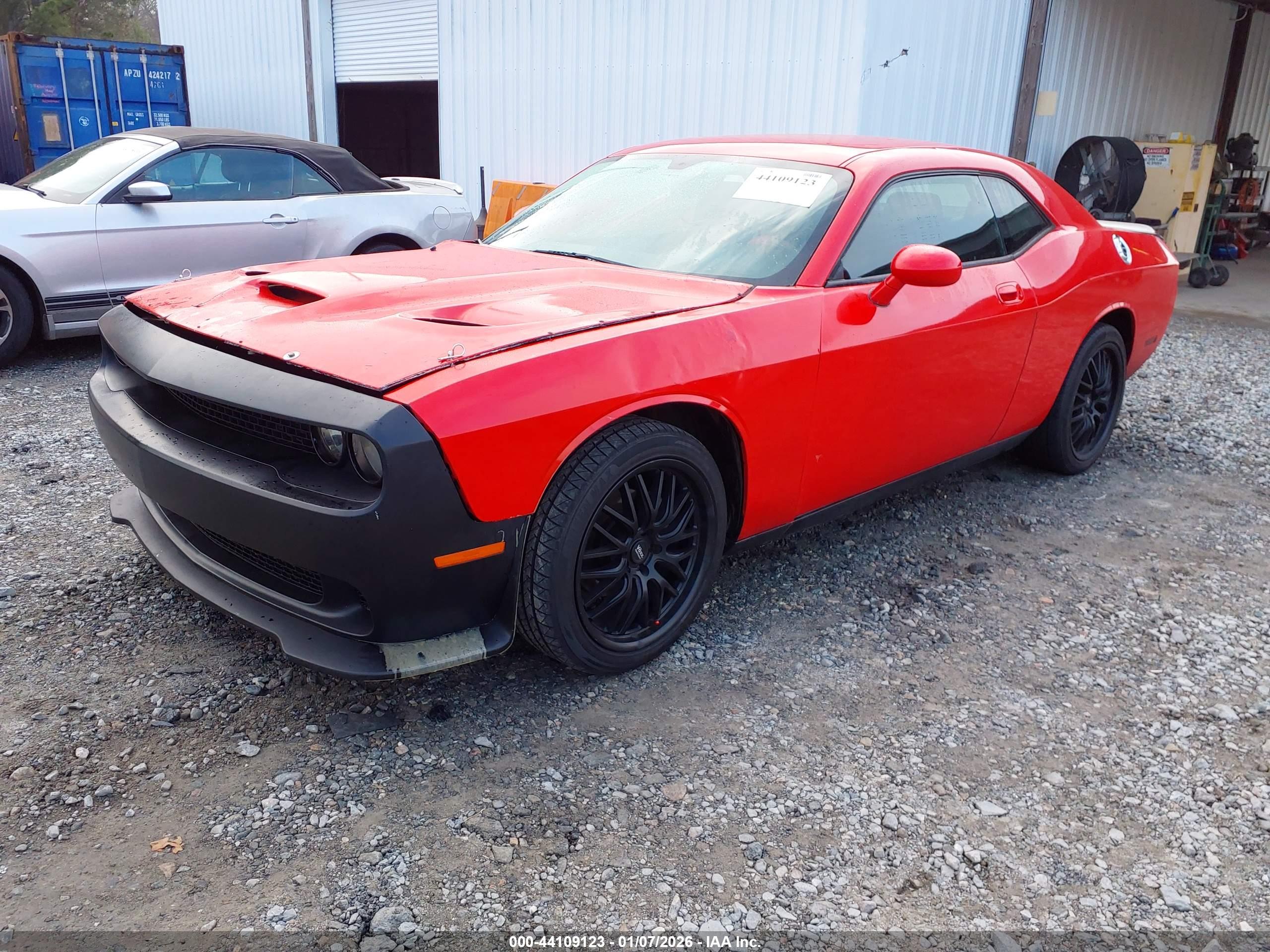 DODGE CHALLENGER image 2