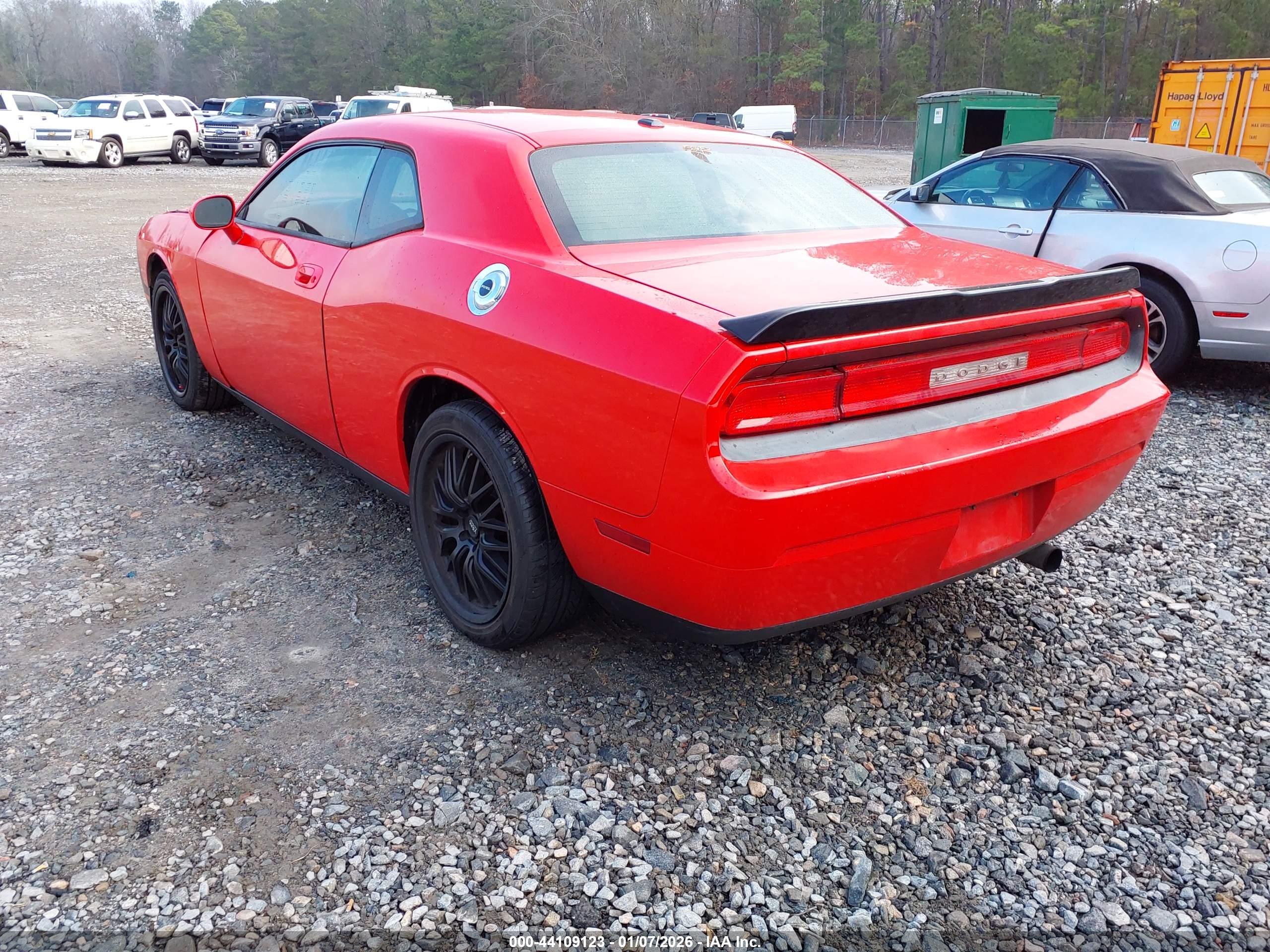 DODGE CHALLENGER image 3