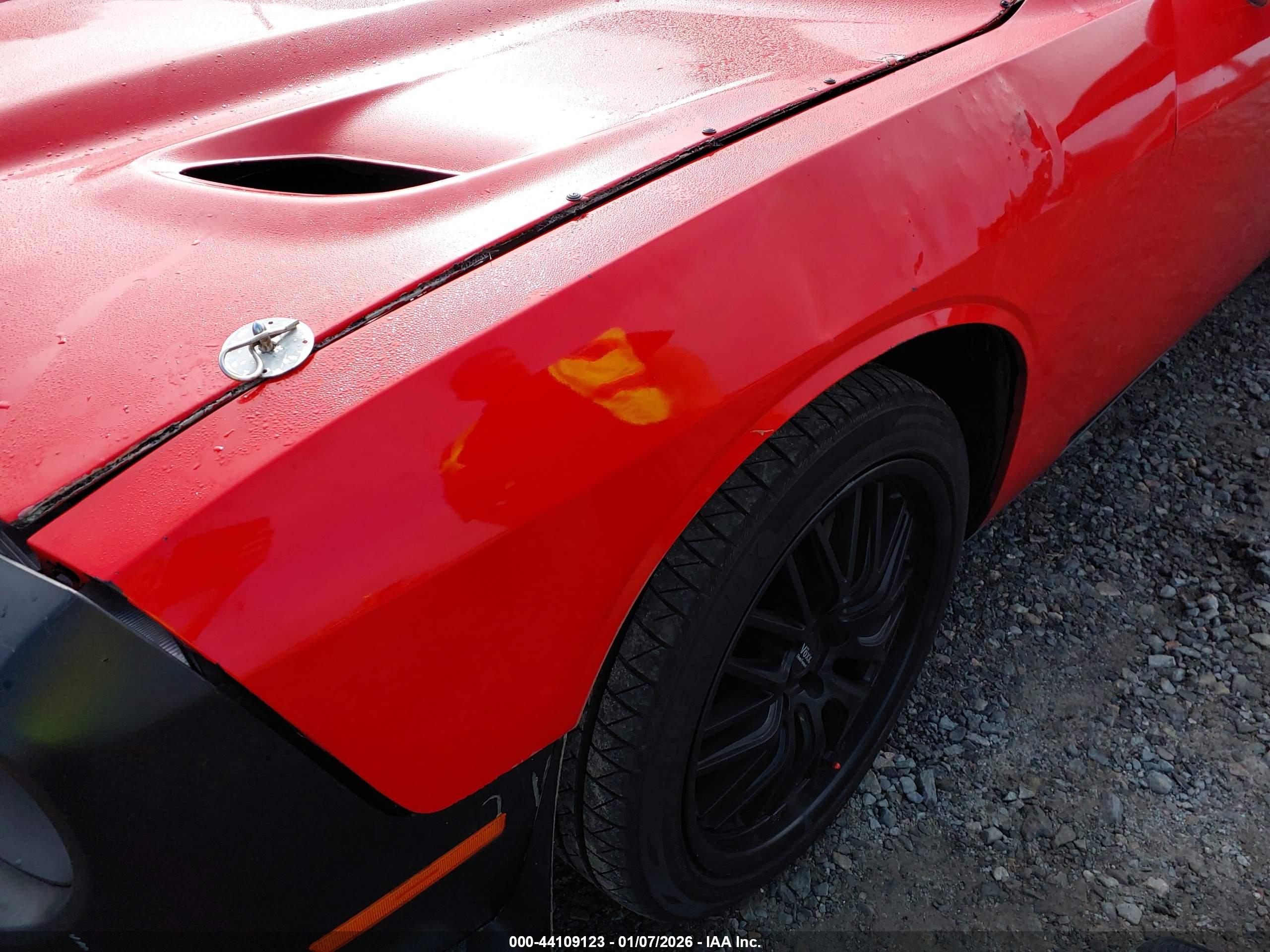 DODGE CHALLENGER image 6