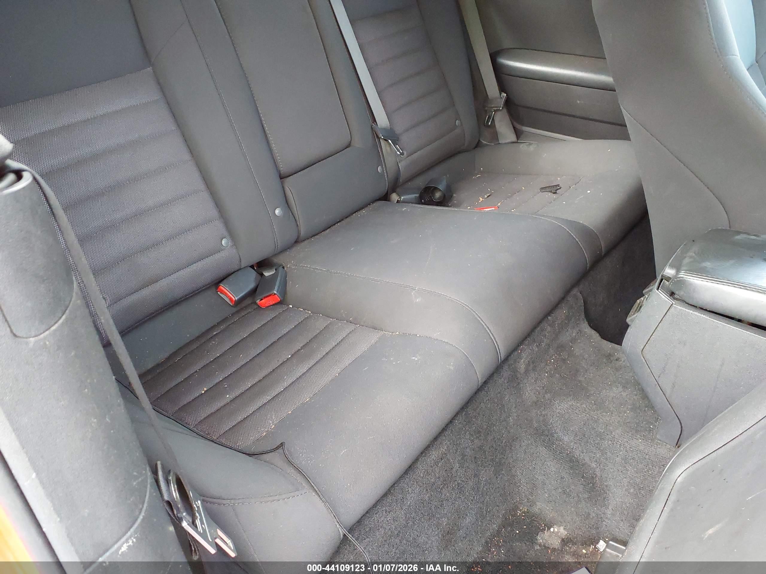 DODGE CHALLENGER image 8