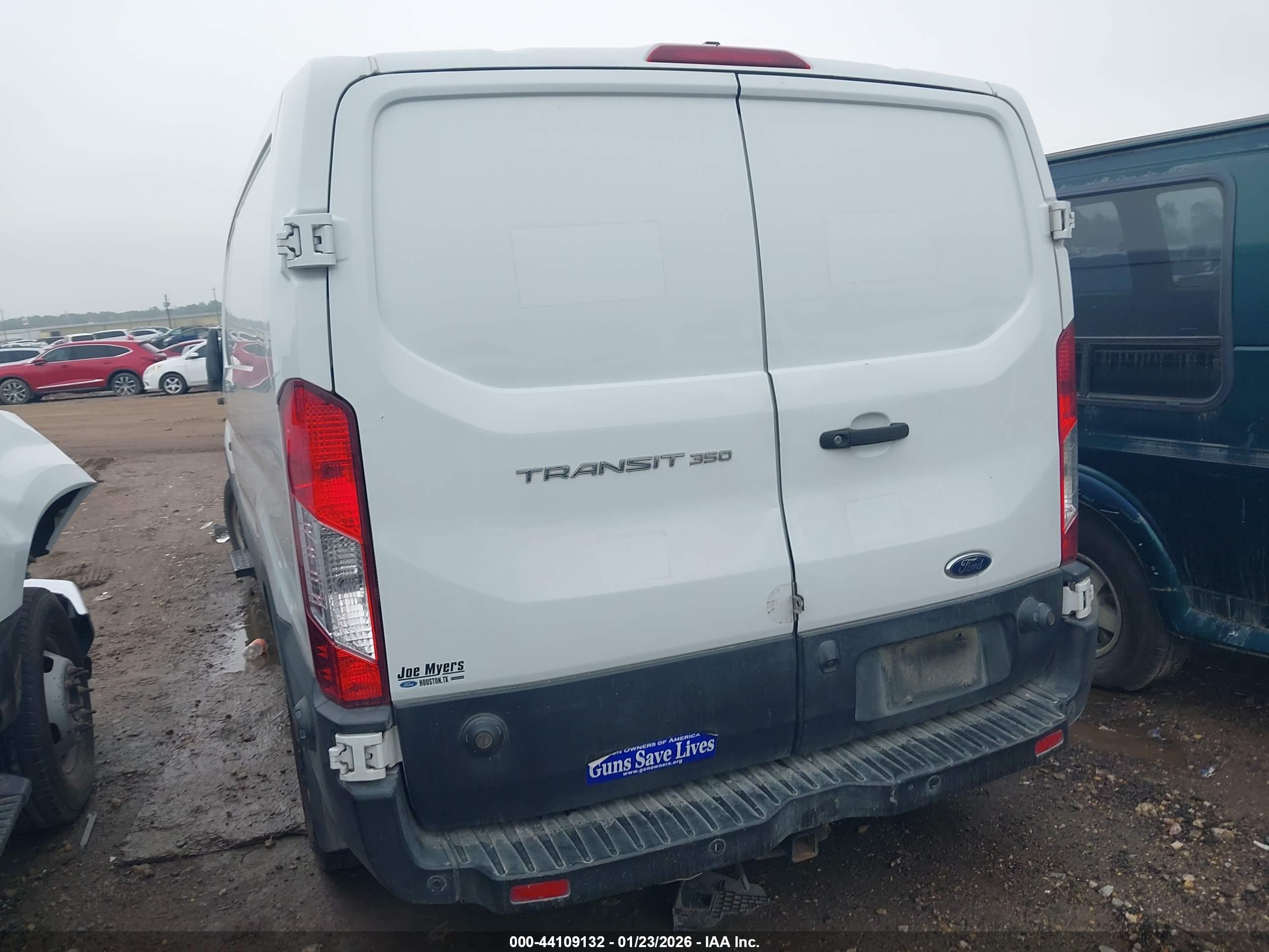 FORD TRANSIT-350 image 3