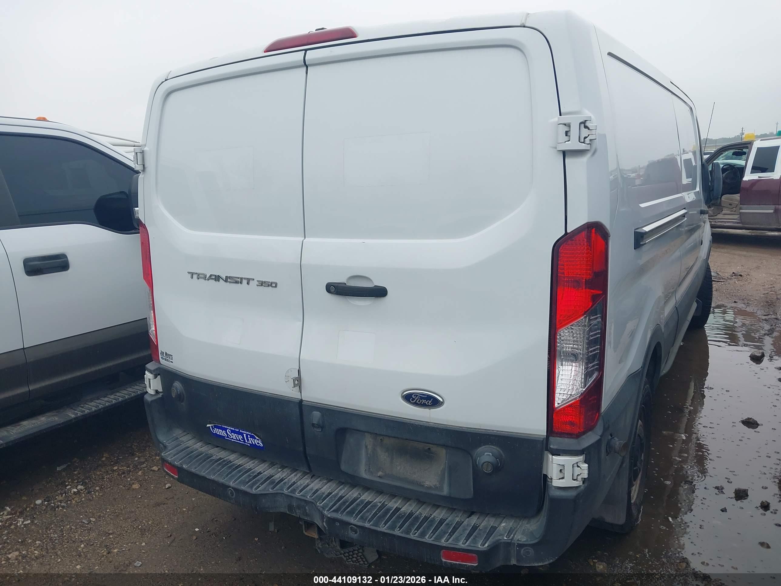 FORD TRANSIT-350 image 4
