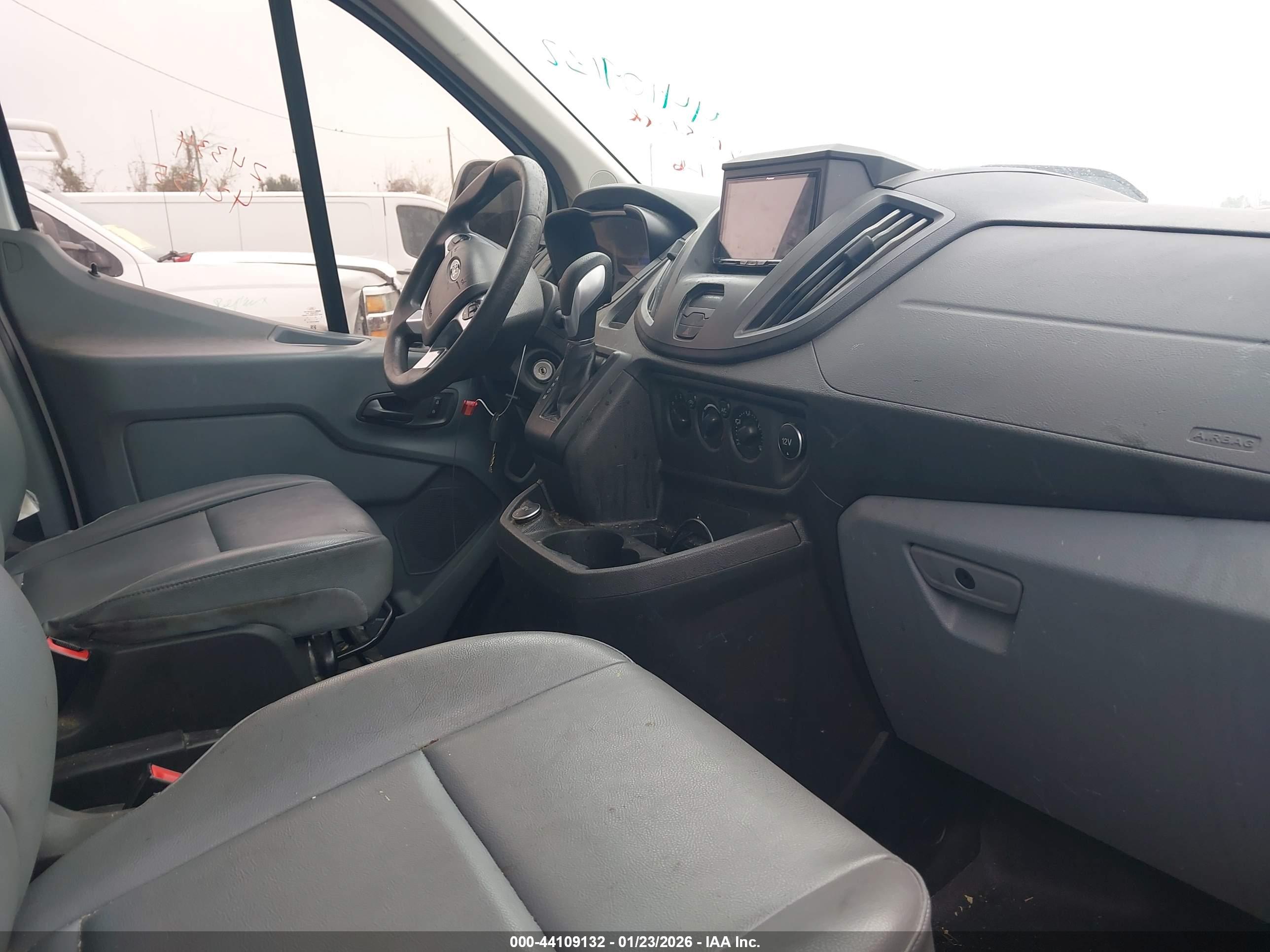 FORD TRANSIT-350 image 5