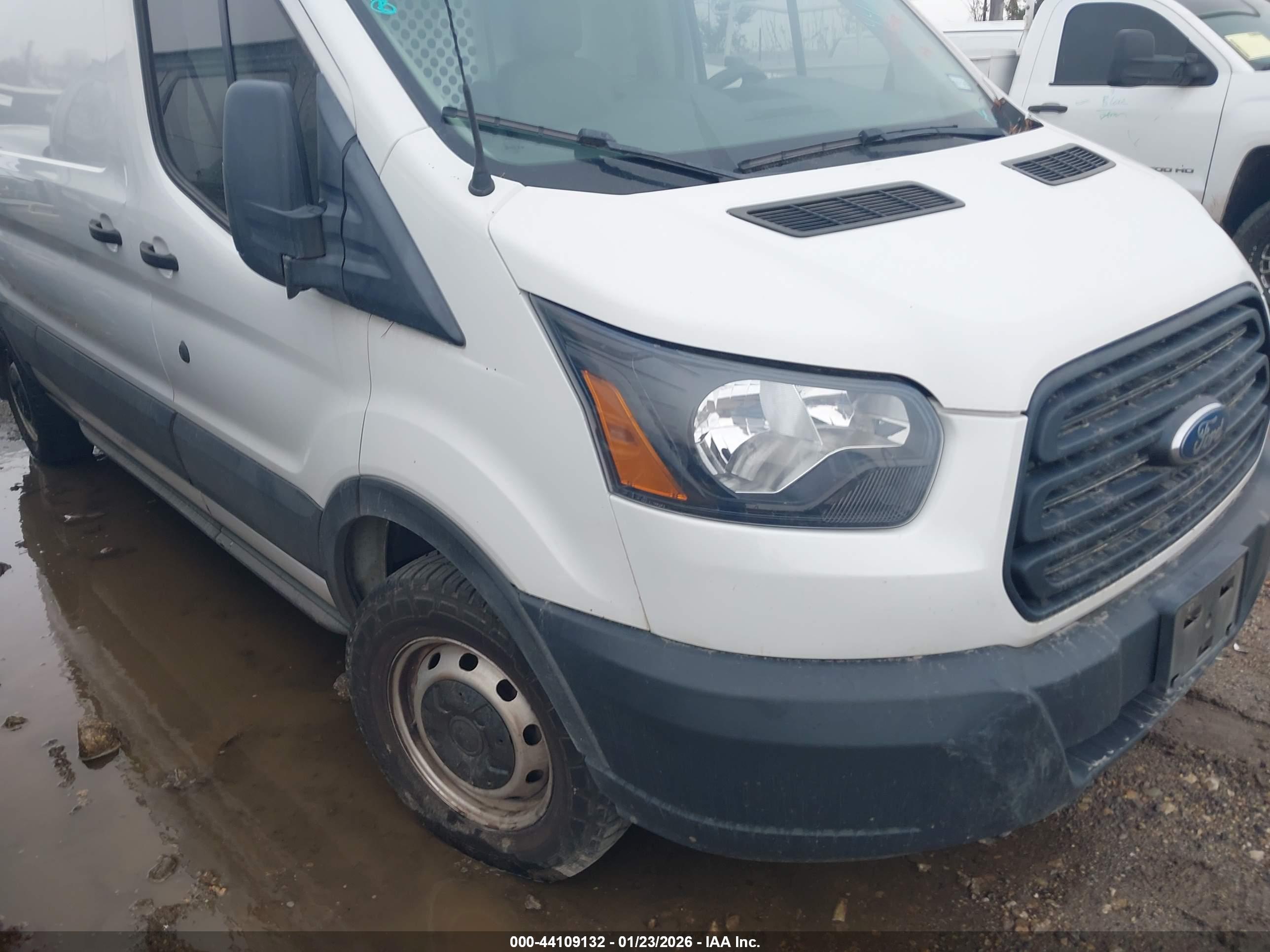 FORD TRANSIT-350 image 6