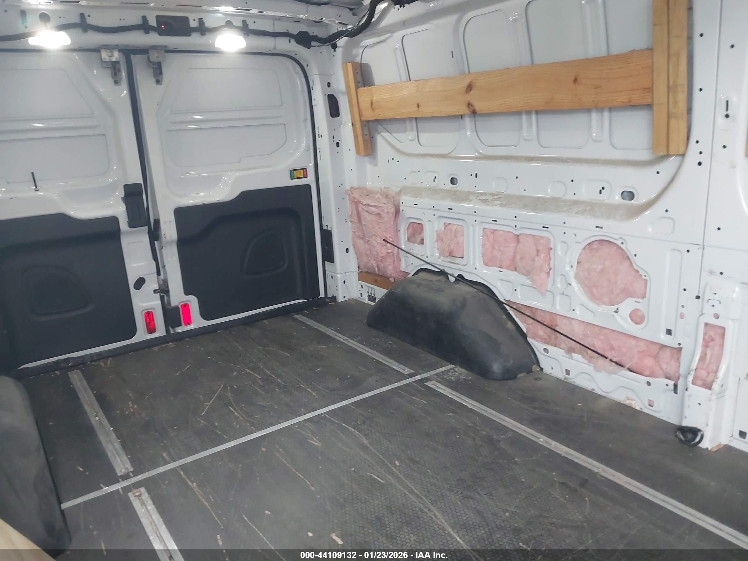 FORD TRANSIT-350 image 8