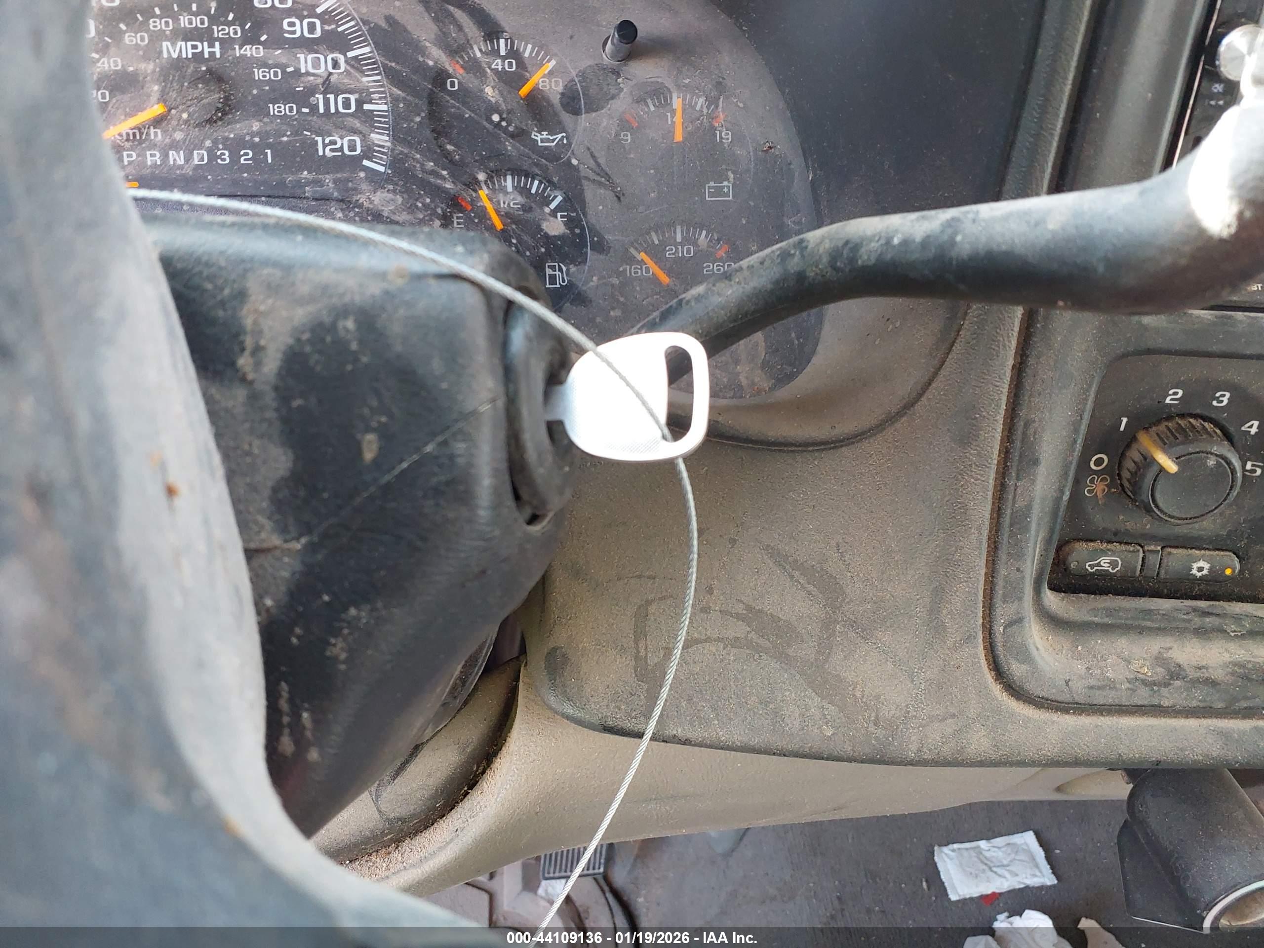 CHEVROLET AVALANCHE image 11