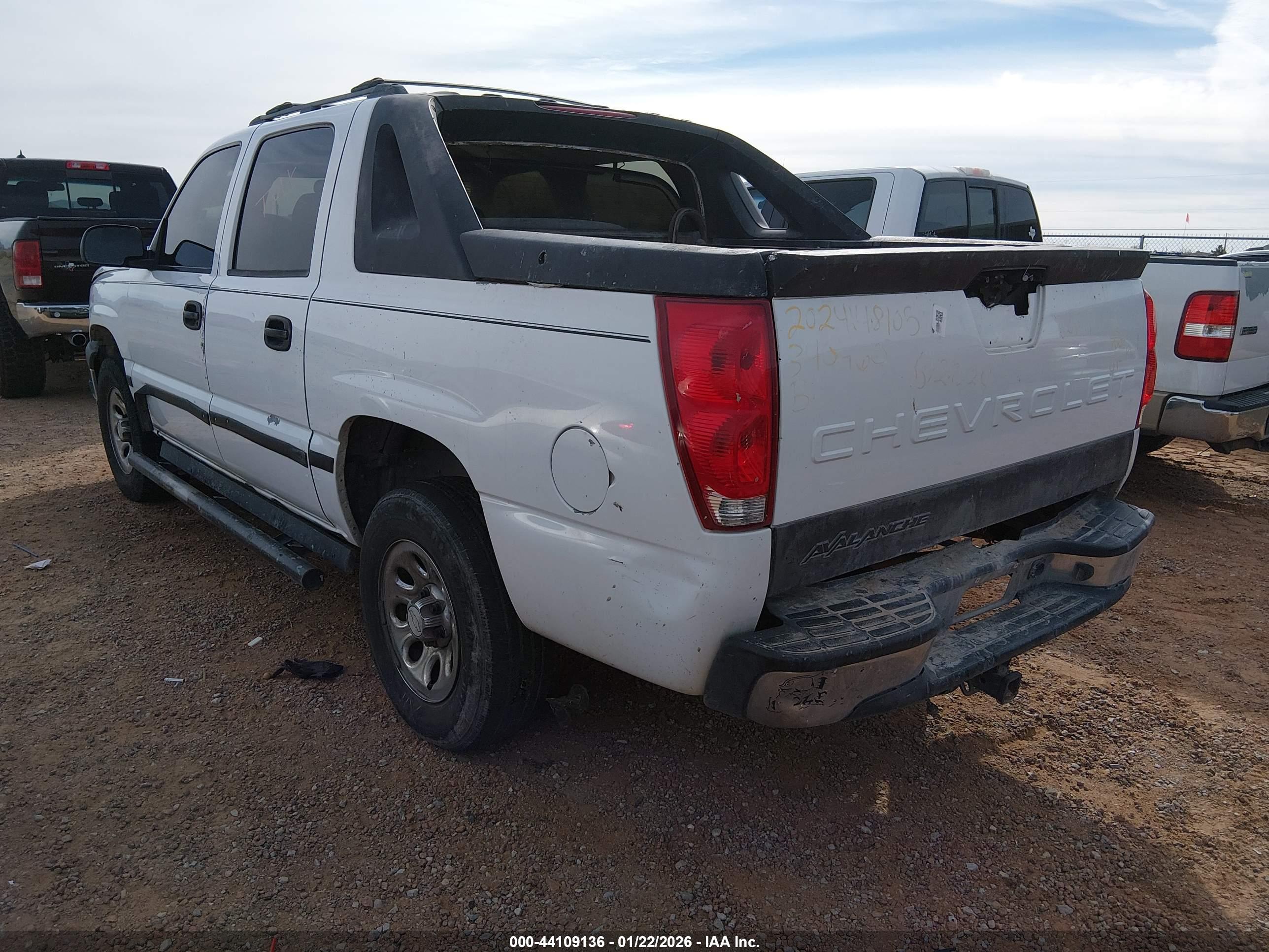 CHEVROLET AVALANCHE image 3