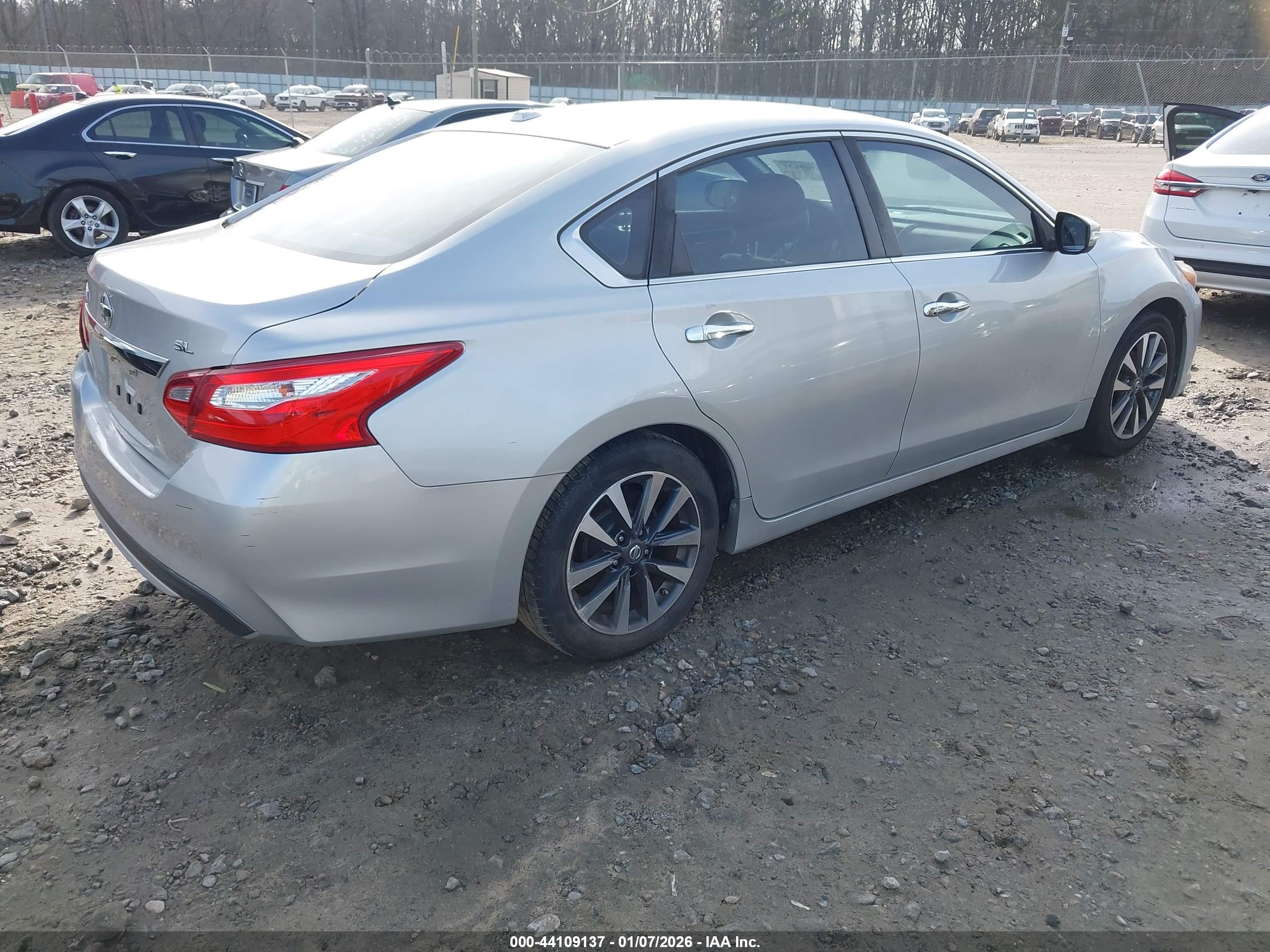 NISSAN ALTIMA image 4