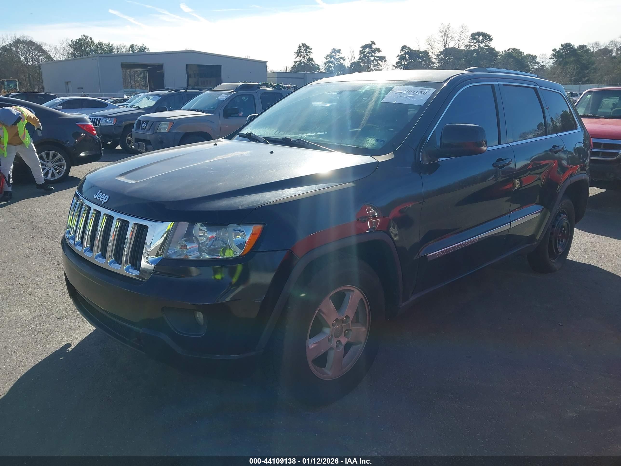 JEEP GRAND image 2