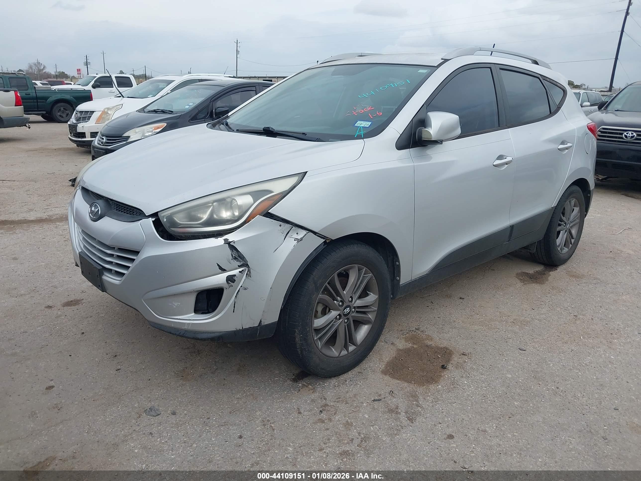 HYUNDAI TUCSON image 2