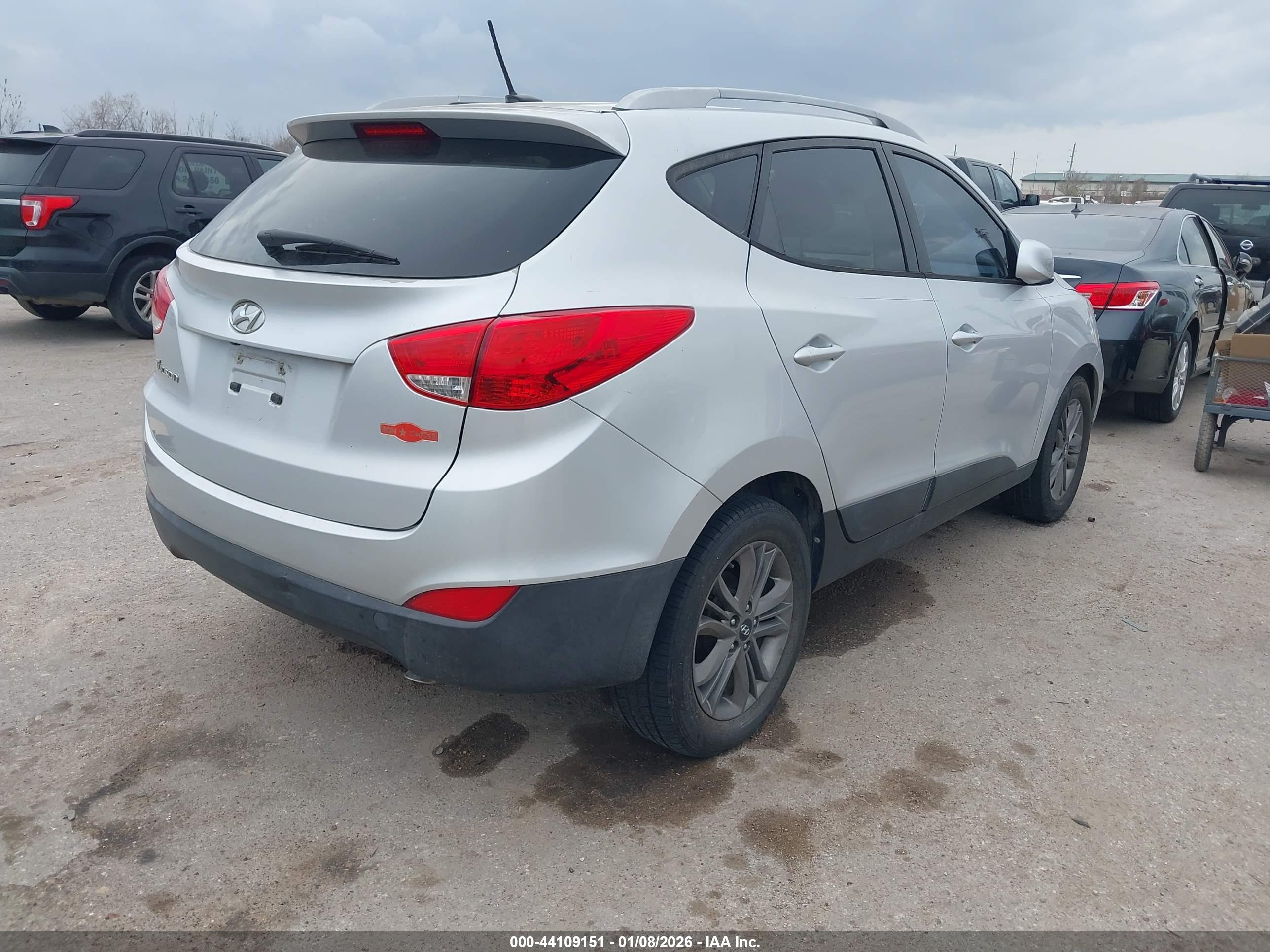 HYUNDAI TUCSON image 4