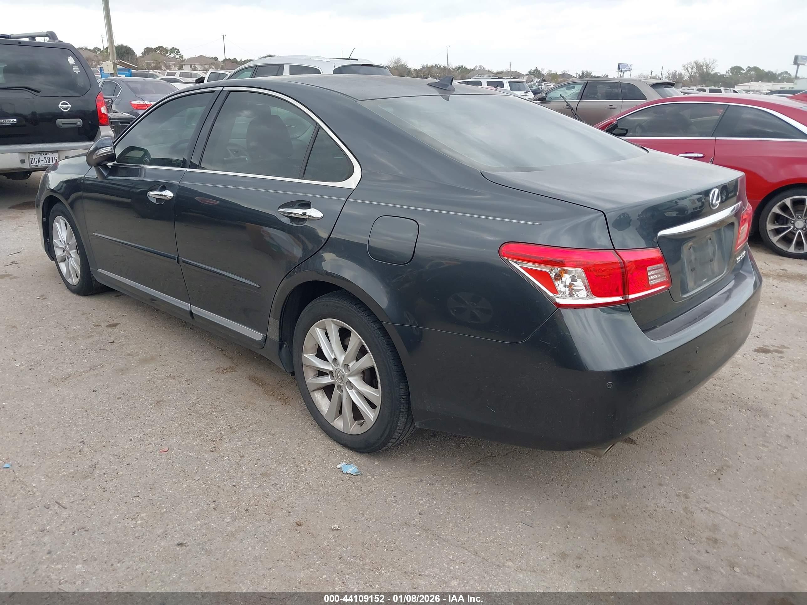 LEXUS ES image 3
