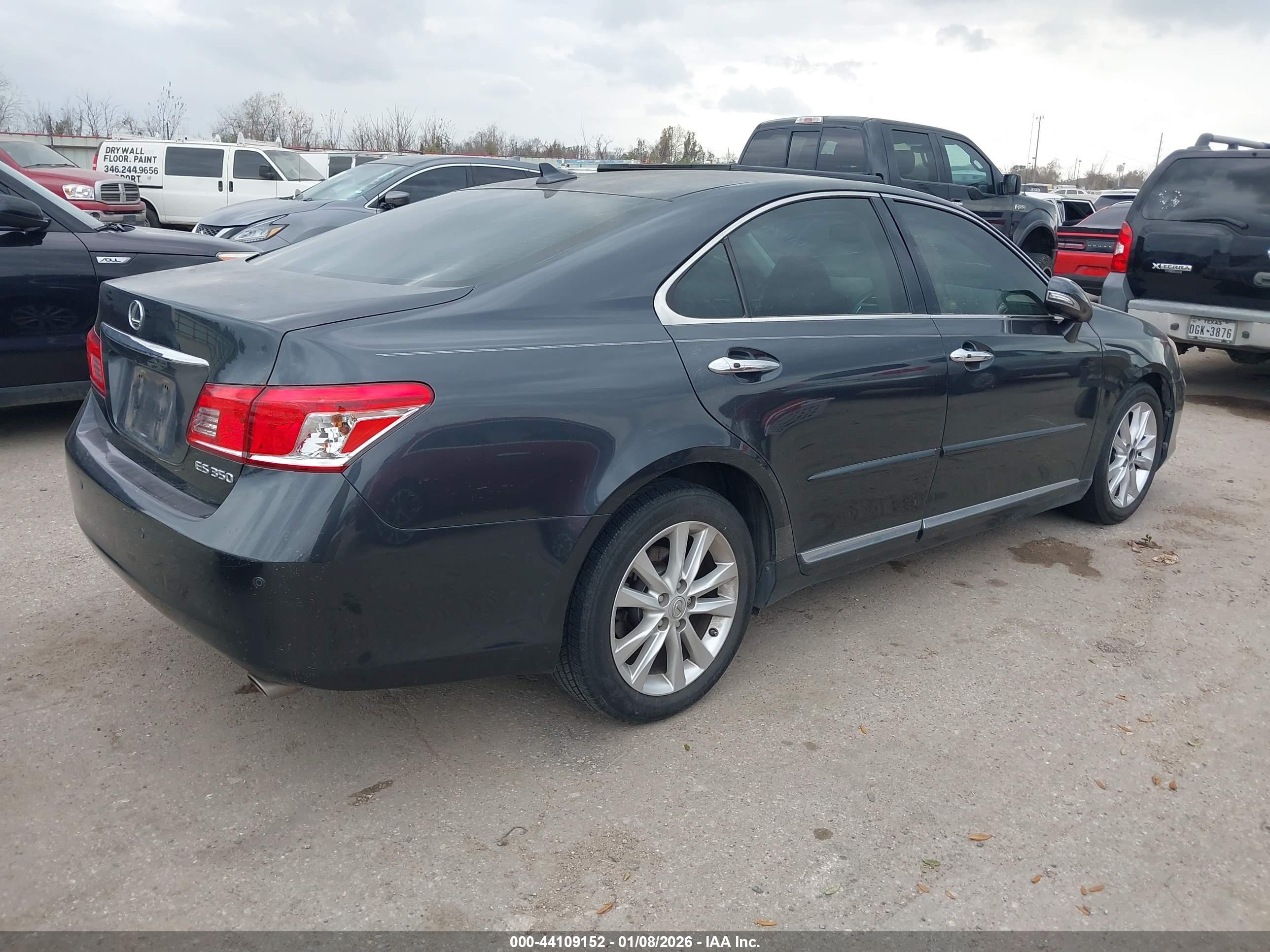 LEXUS ES image 4