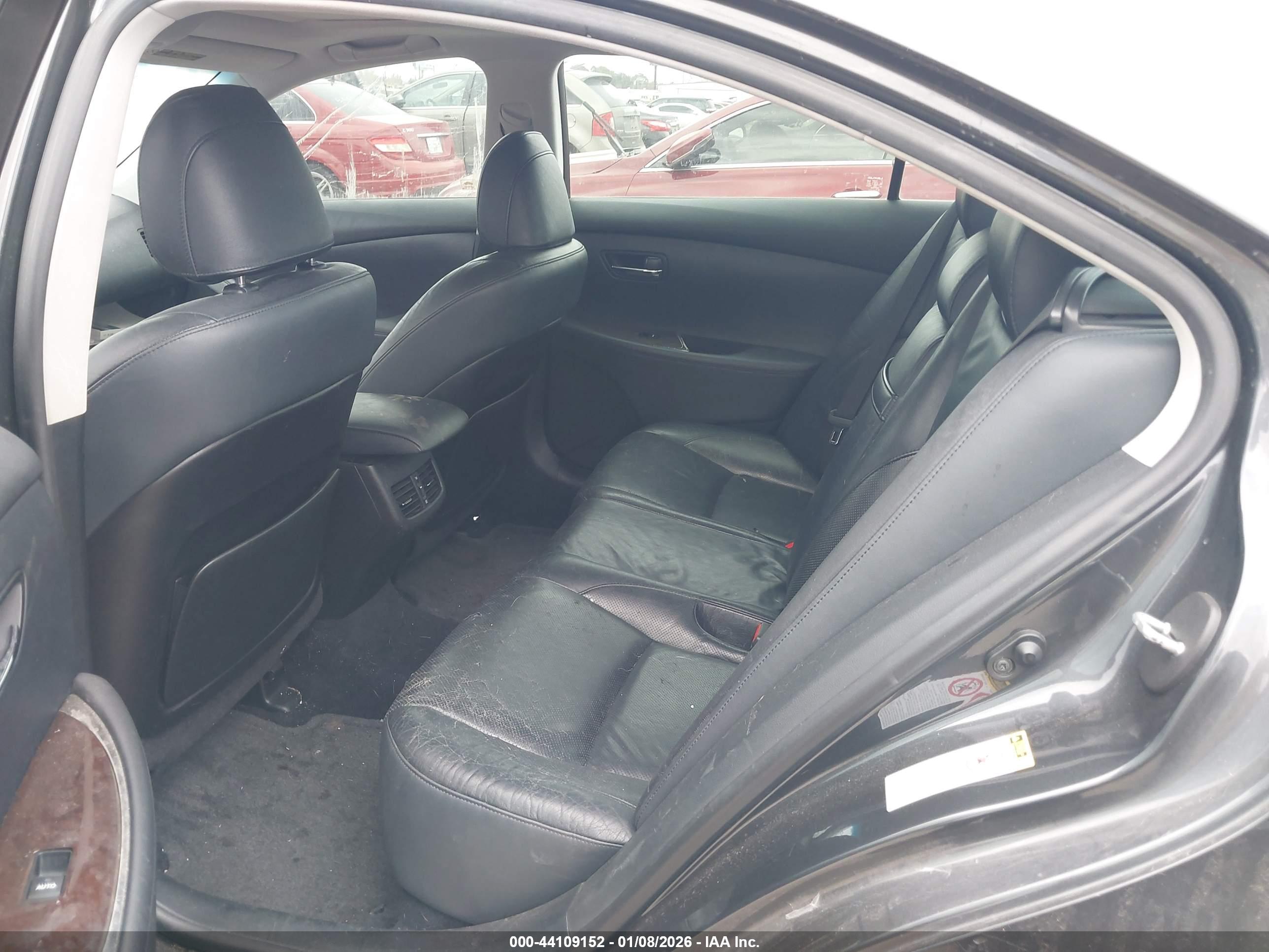 LEXUS ES image 8