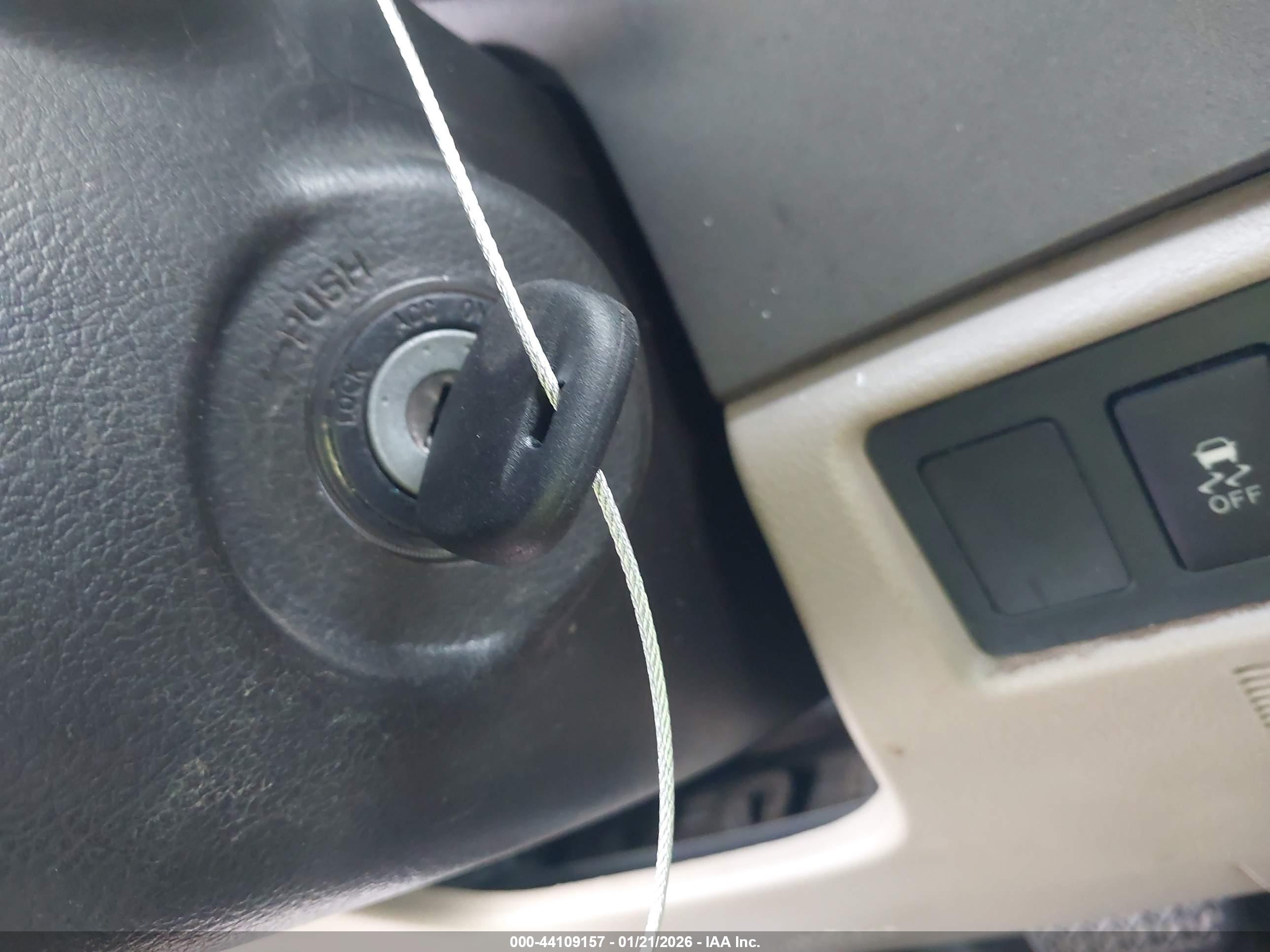 TOYOTA TUNDRA image 11