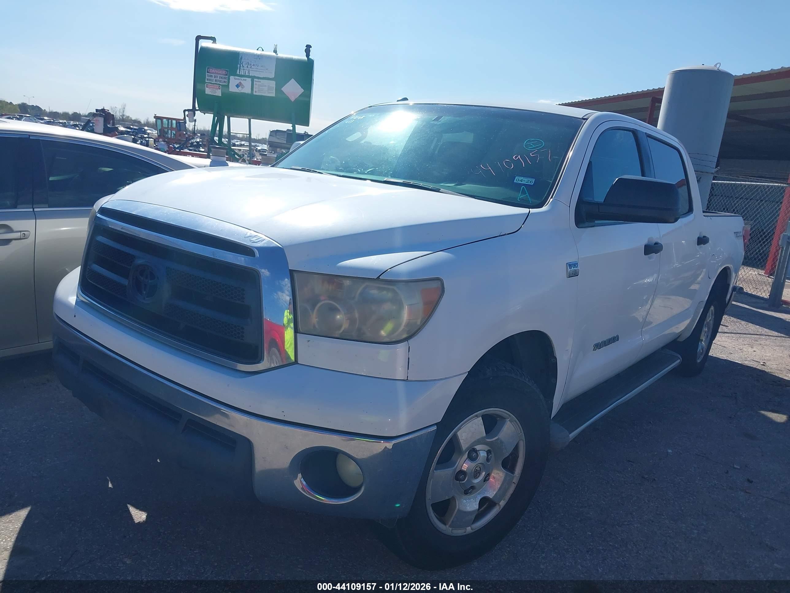 TOYOTA TUNDRA image 2